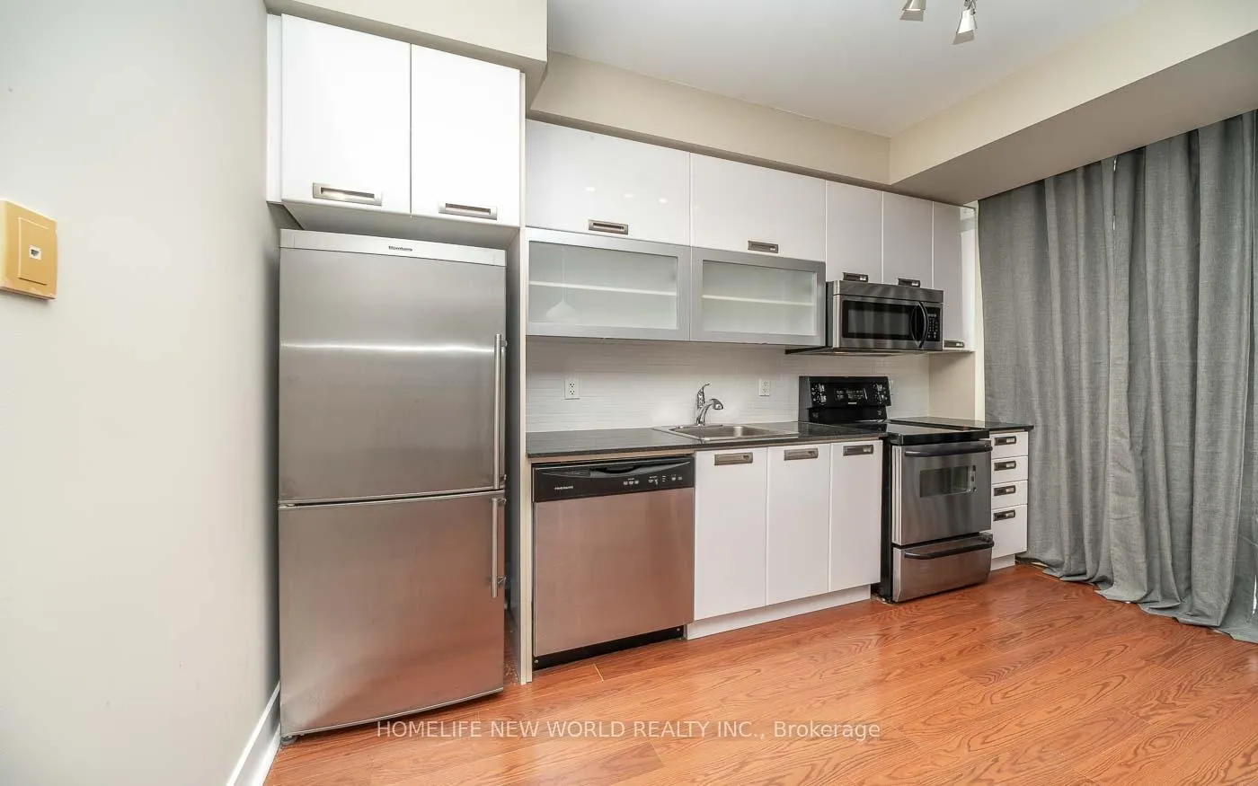 Photo 9 of Unit 610, 90 Stadium Road, Toronto, Niagara — HOMEH