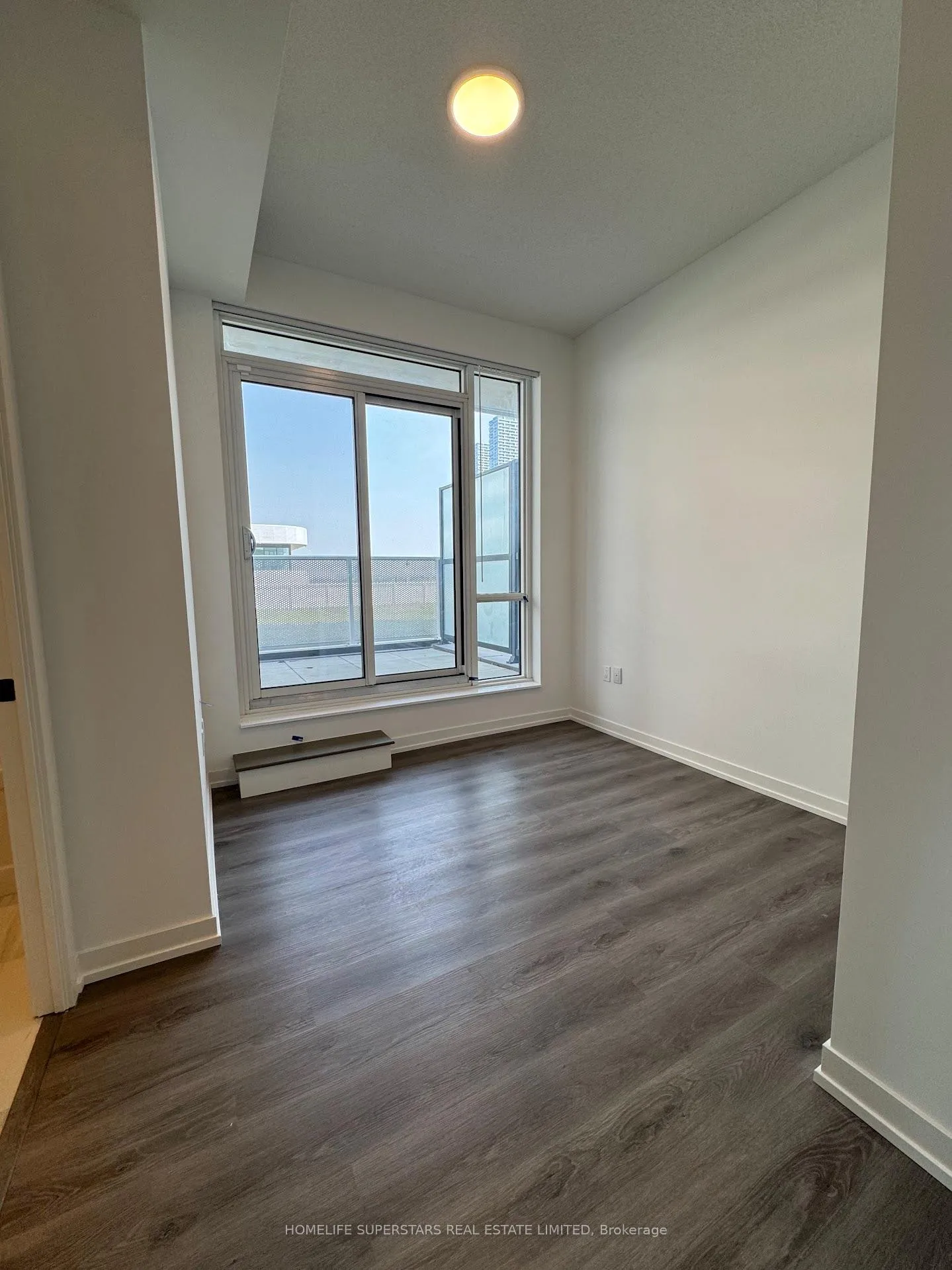 Photo 6 of Unit 703, 28 Interchange Way, Vaughan, Vaughan Corporate Centre — HOMEH