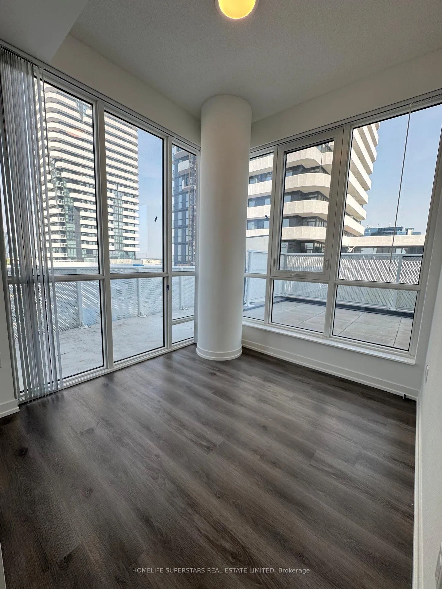 Photo 10 of Unit 703, 28 Interchange Way, Vaughan, Vaughan Corporate Centre — HOMEH