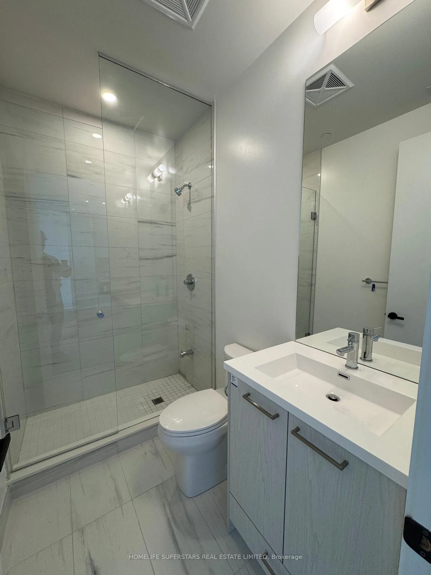 Photo 14 of Unit 703, 28 Interchange Way, Vaughan, Vaughan Corporate Centre — HOMEH