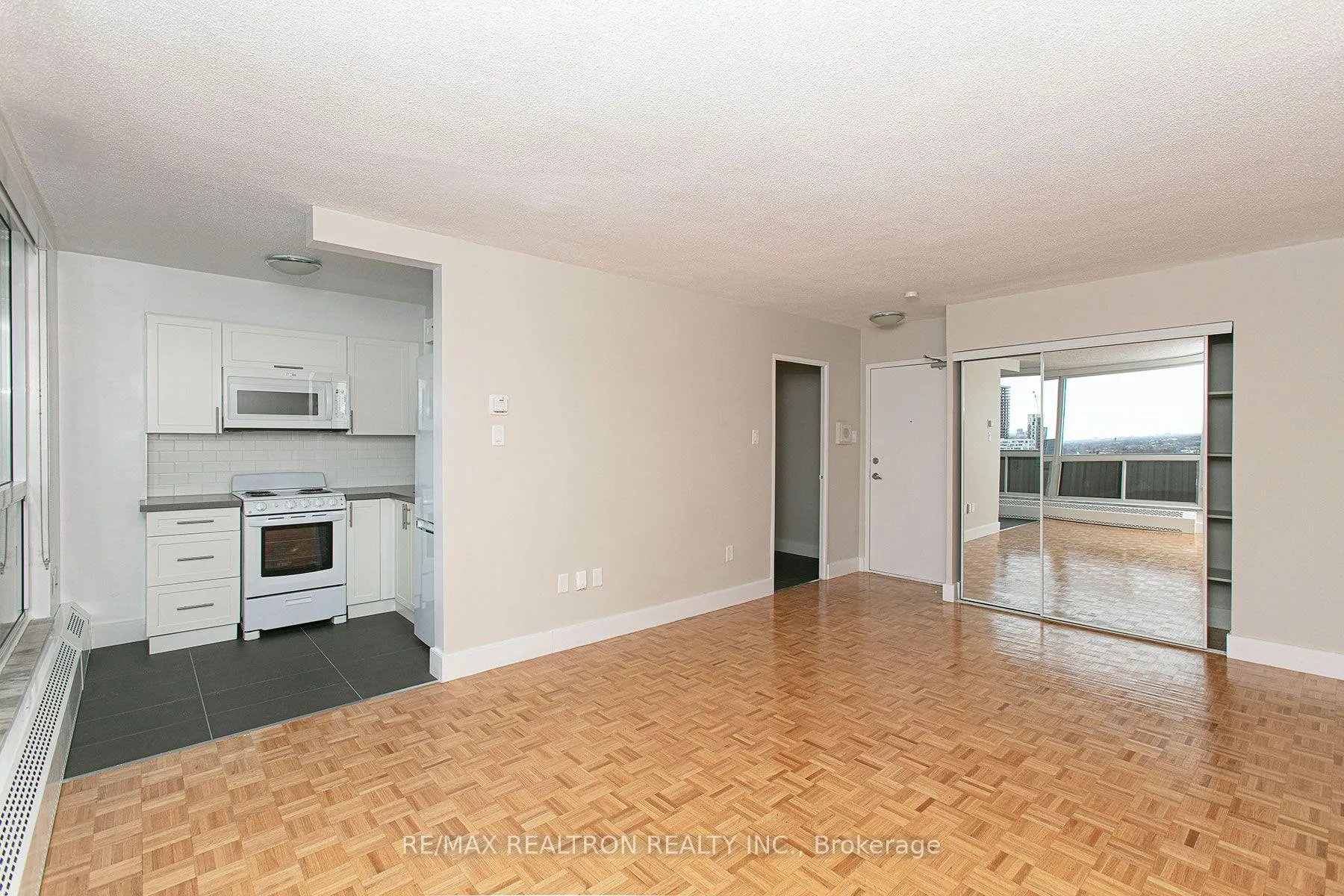 Front of Unit 1702, 666 Spadina Avenue