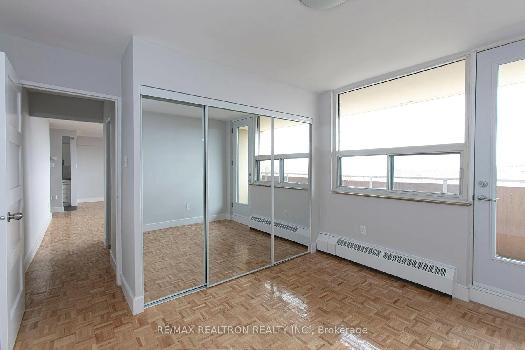 Photo 6 of Unit 308, 666 Spadina Avenue, Toronto, University — HOMEH