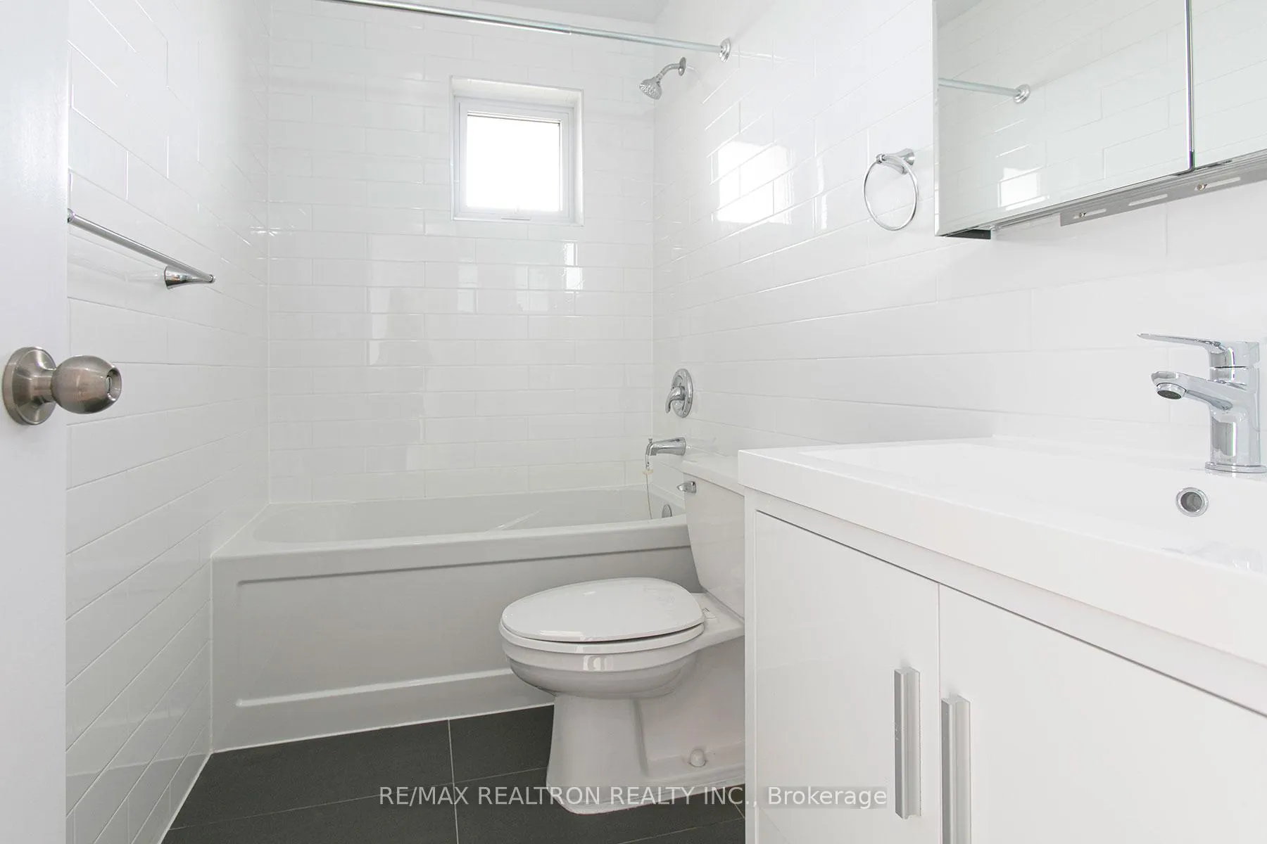 Photo 7 of Unit 308, 666 Spadina Avenue, Toronto, University — HOMEH