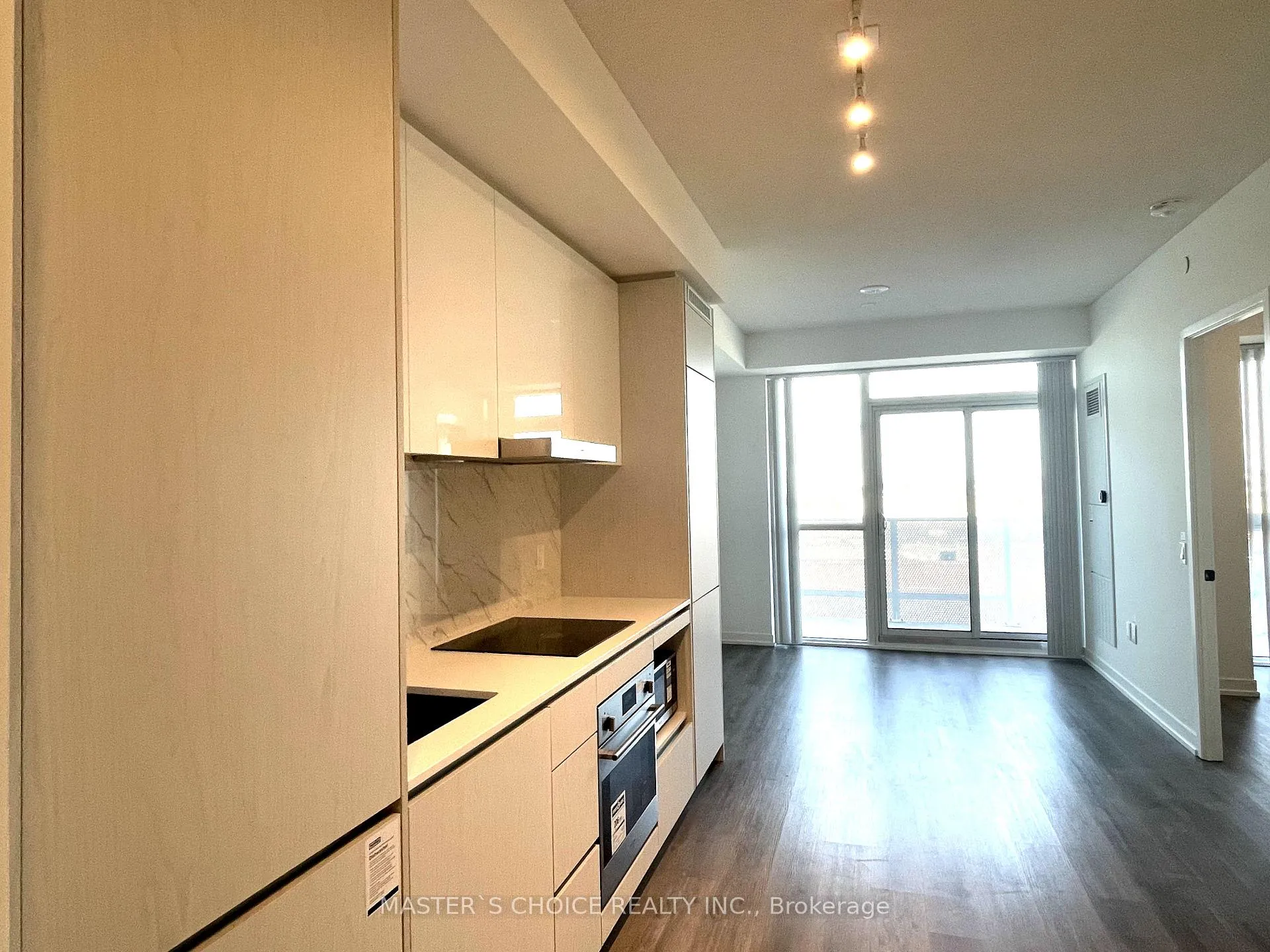 Photo 1 of Unit 807, 28 Interchange Way, Vaughan, Vaughan Corporate Centre — HOMEH