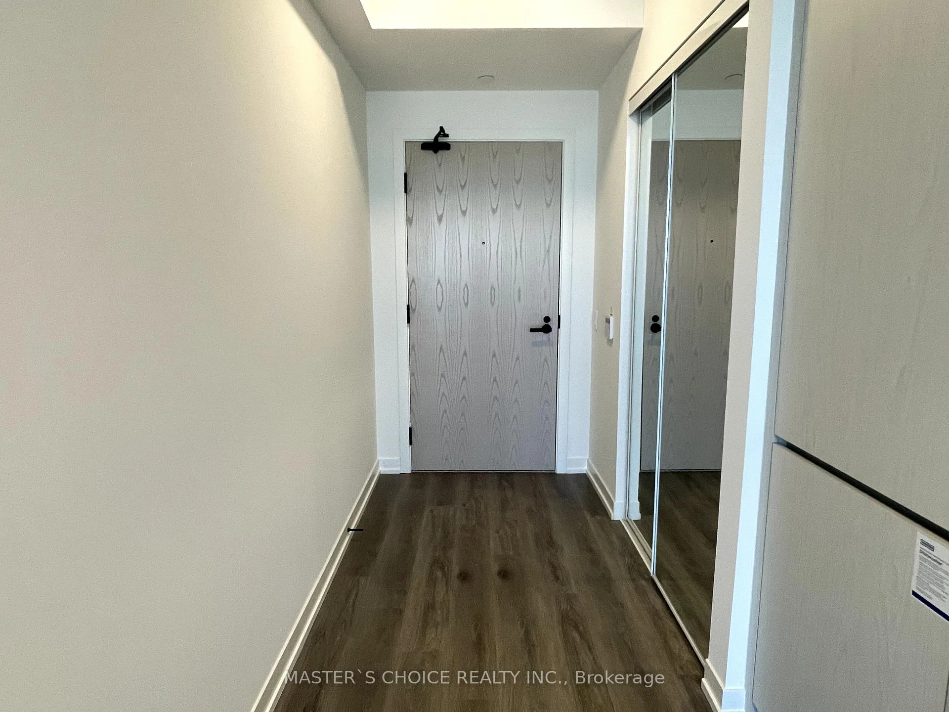 Photo 2 of Unit 807, 28 Interchange Way, Vaughan, Vaughan Corporate Centre — HOMEH
