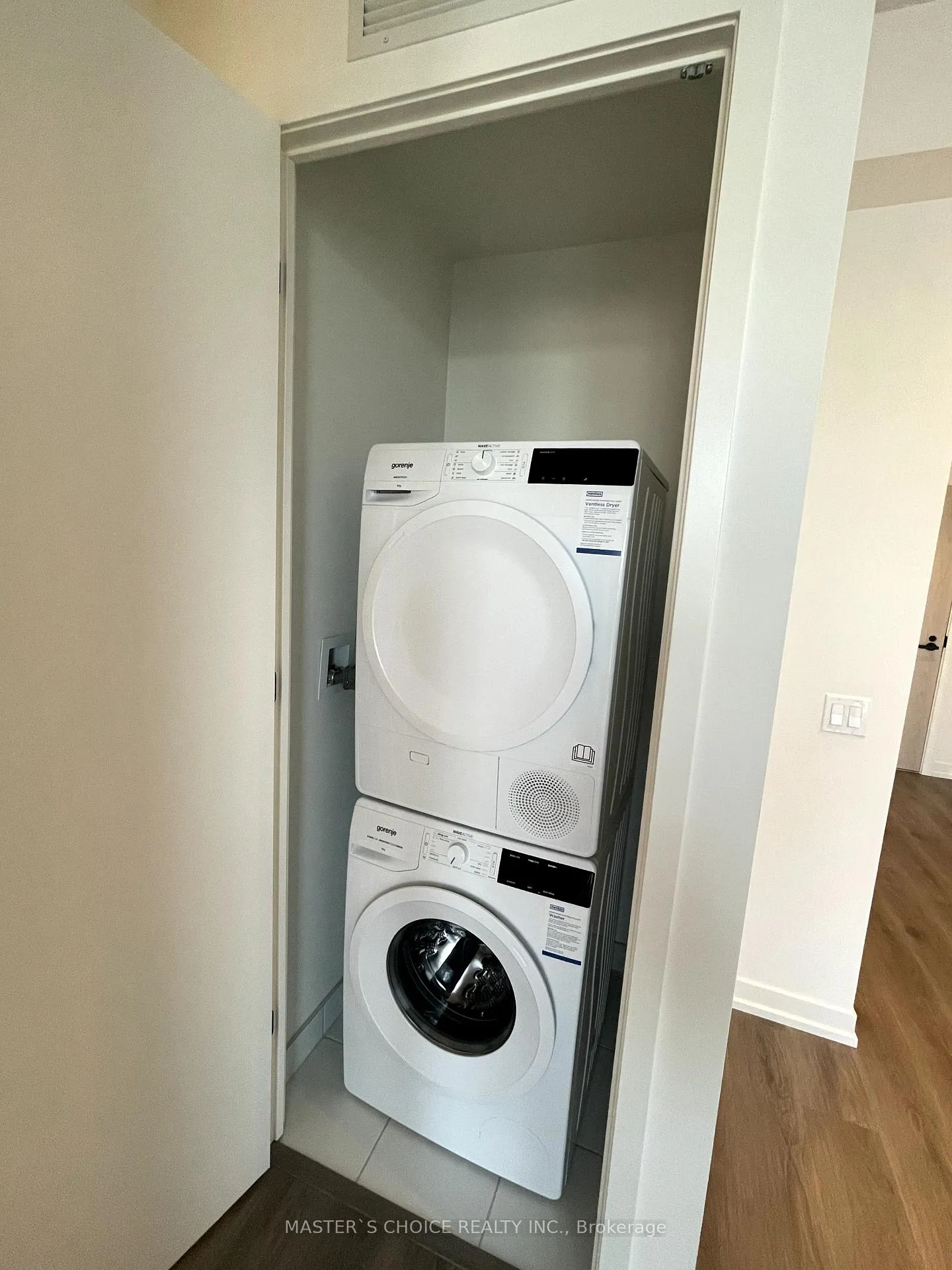 Photo 8 of Unit 807, 28 Interchange Way, Vaughan, Vaughan Corporate Centre — HOMEH