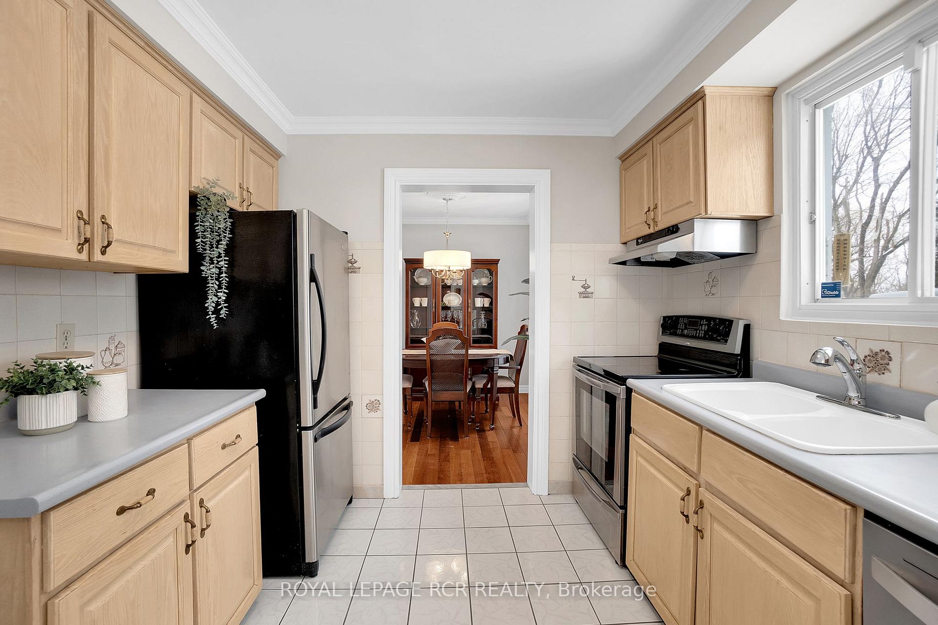 Photo 35 of 67 Birchview Crescent, Caledon, Bolton North — HOMEH