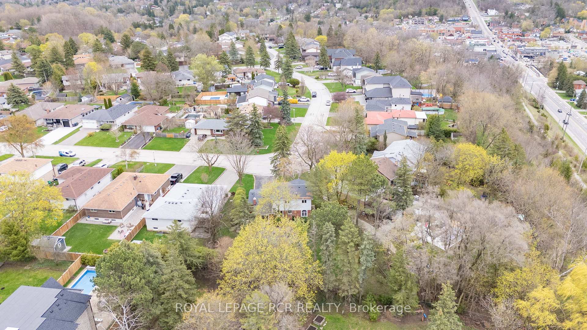 Photo 23 of 67 Birchview Crescent, Caledon, Bolton North — HOMEH