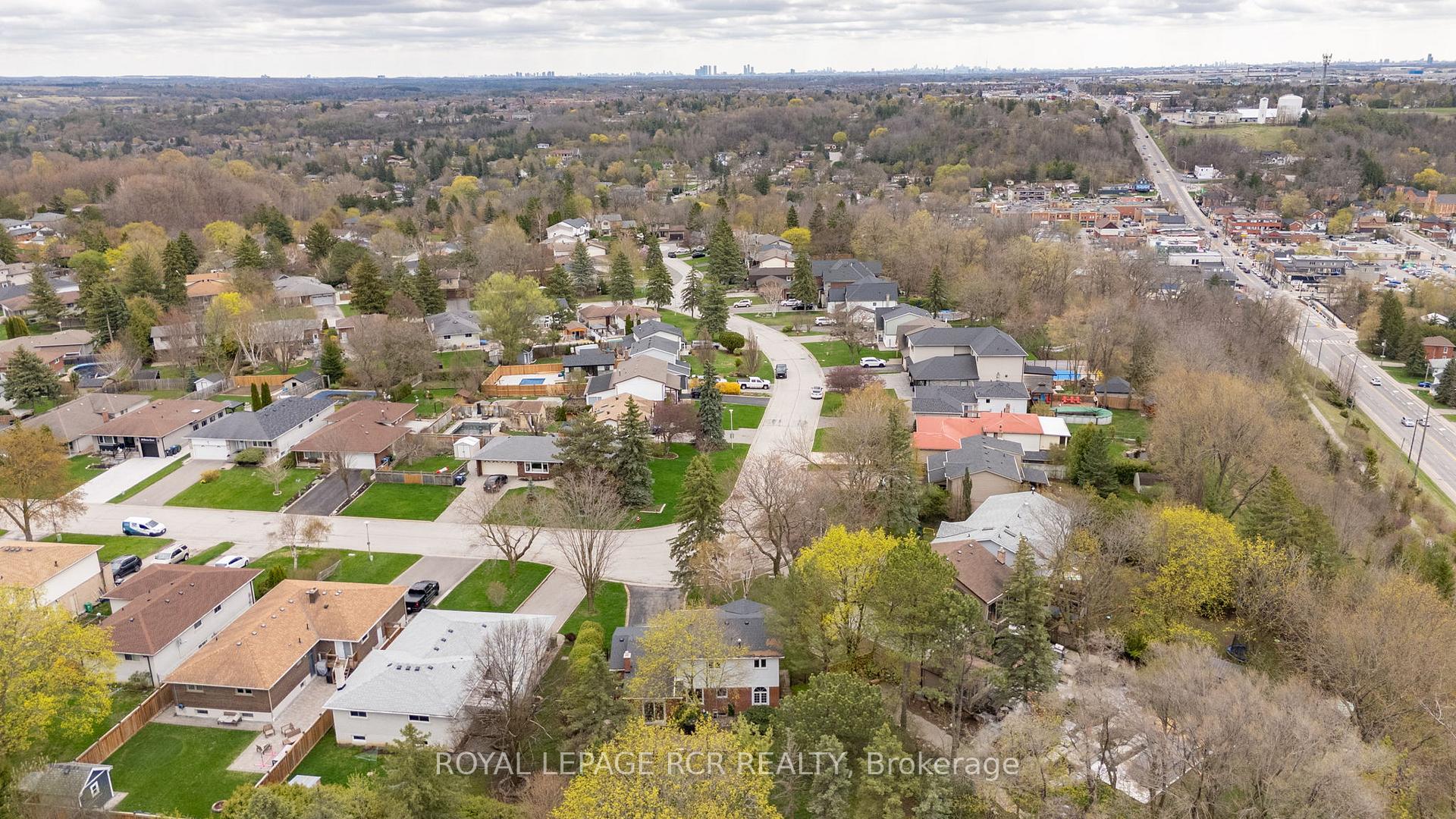 Photo 43 of 67 Birchview Crescent, Caledon, Bolton North — HOMEH