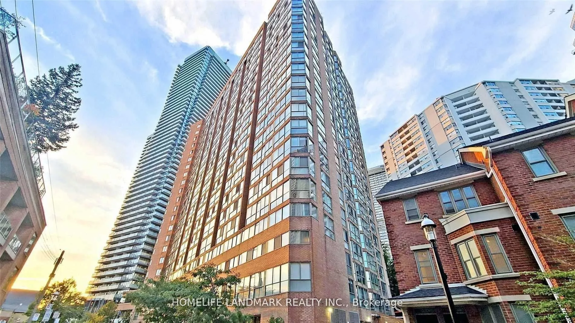 Front of Unit 613, 1055 Bay Street