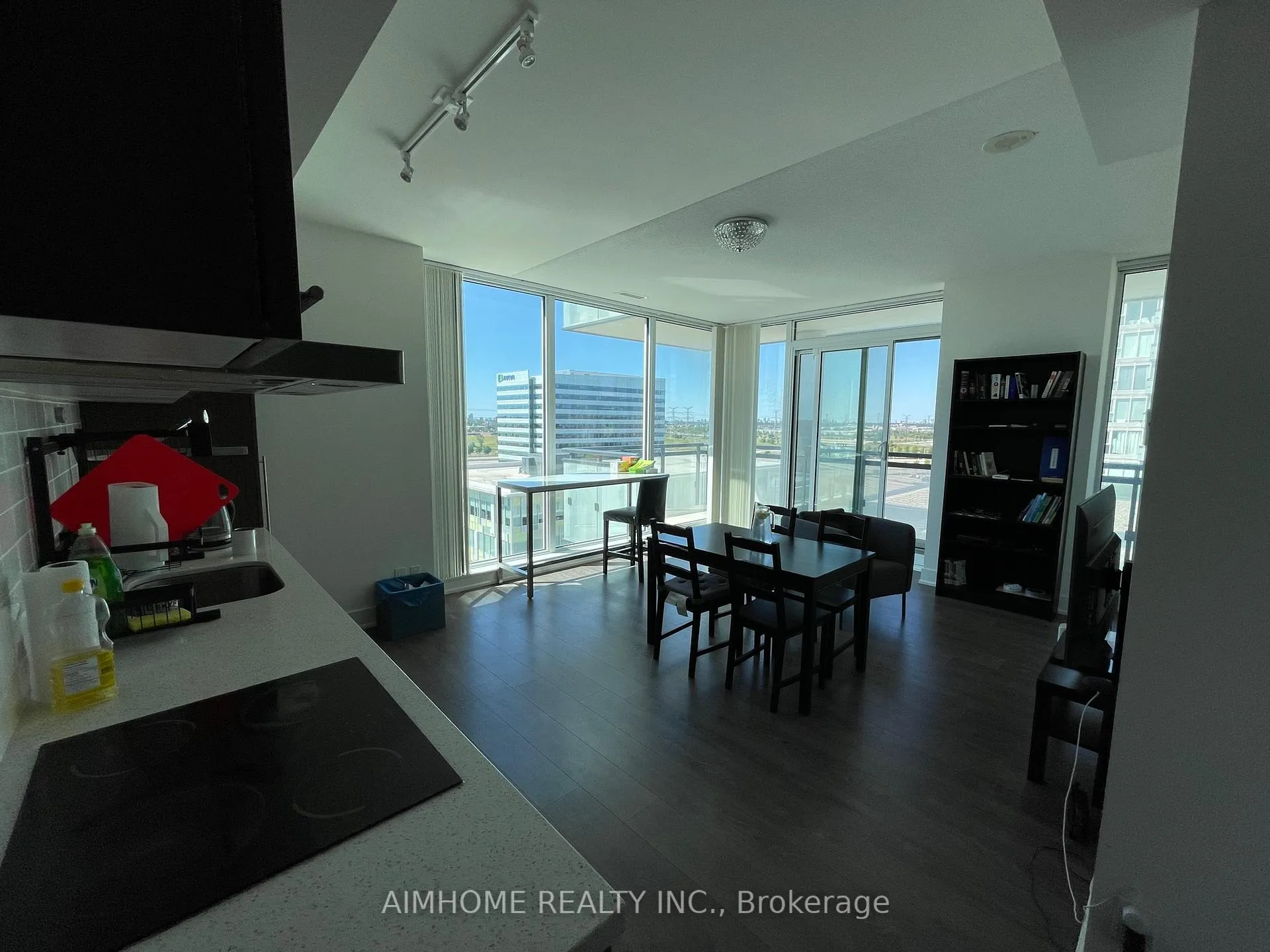 Photo 10 of Unit 913, 180 Enterprise Boulevard, Markham, Unionville — HOMEH