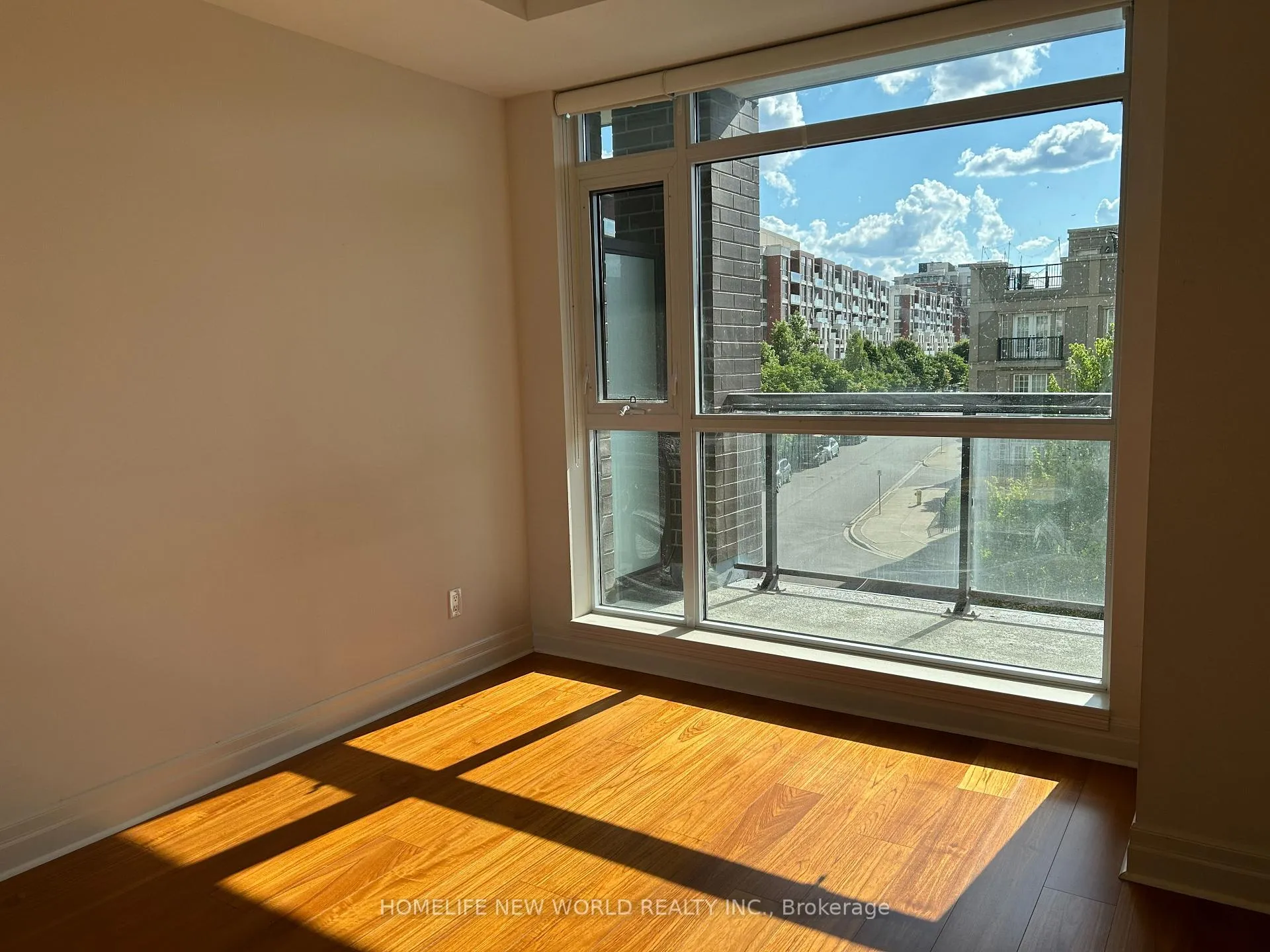 Photo 10 of Unit 306, 8110 Birchmount Road, Markham, Unionville — HOMEH