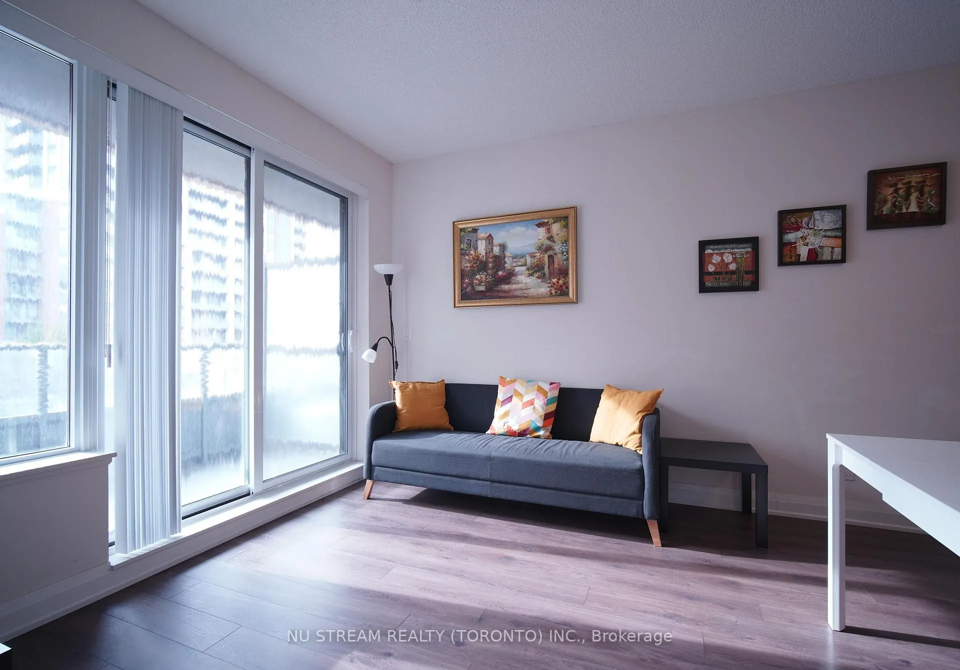 Photo 7 of Unit 223, 28 Uptown Drive, Markham, Unionville — HOMEH