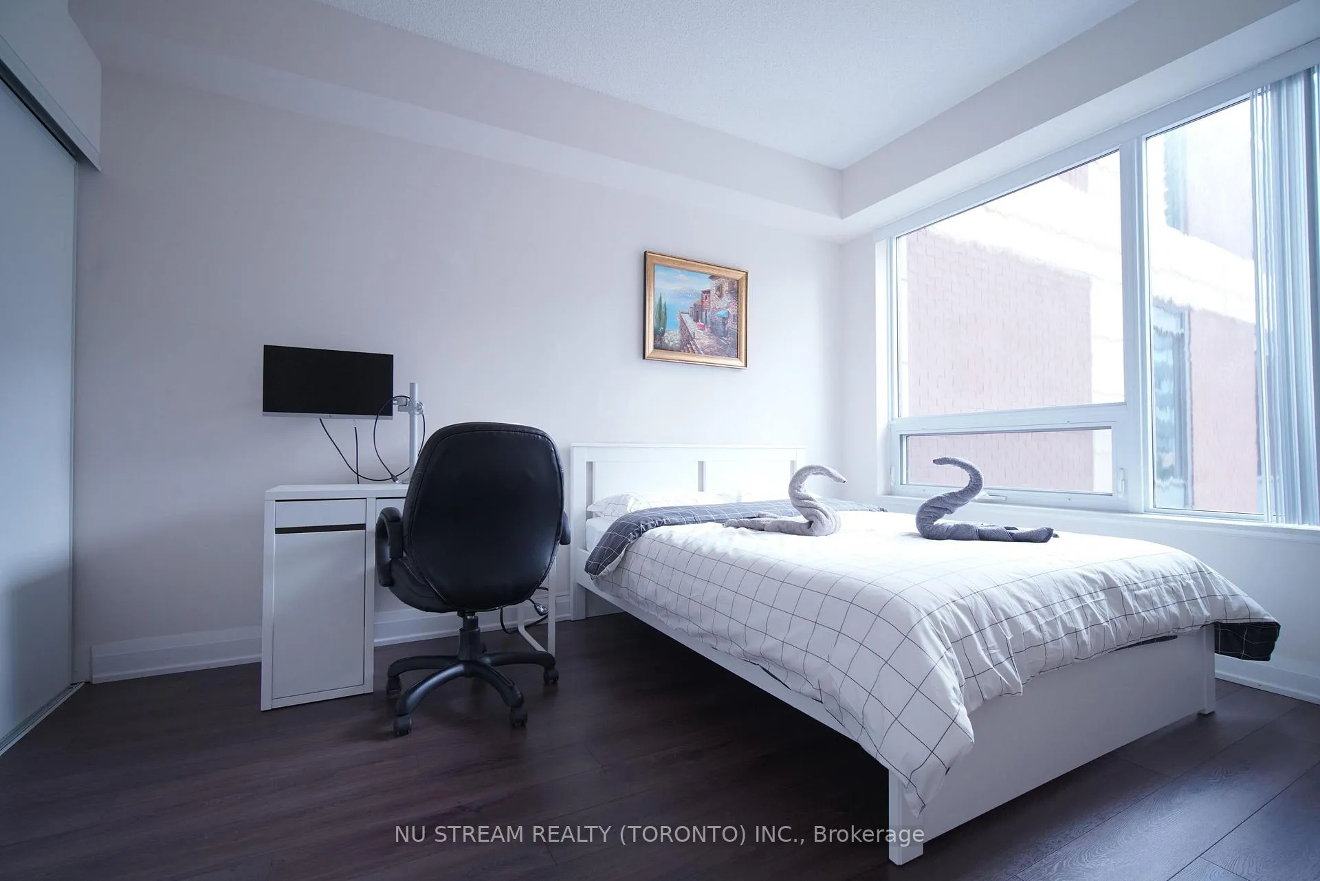 Photo 8 of Unit 223, 28 Uptown Drive, Markham, Unionville — HOMEH