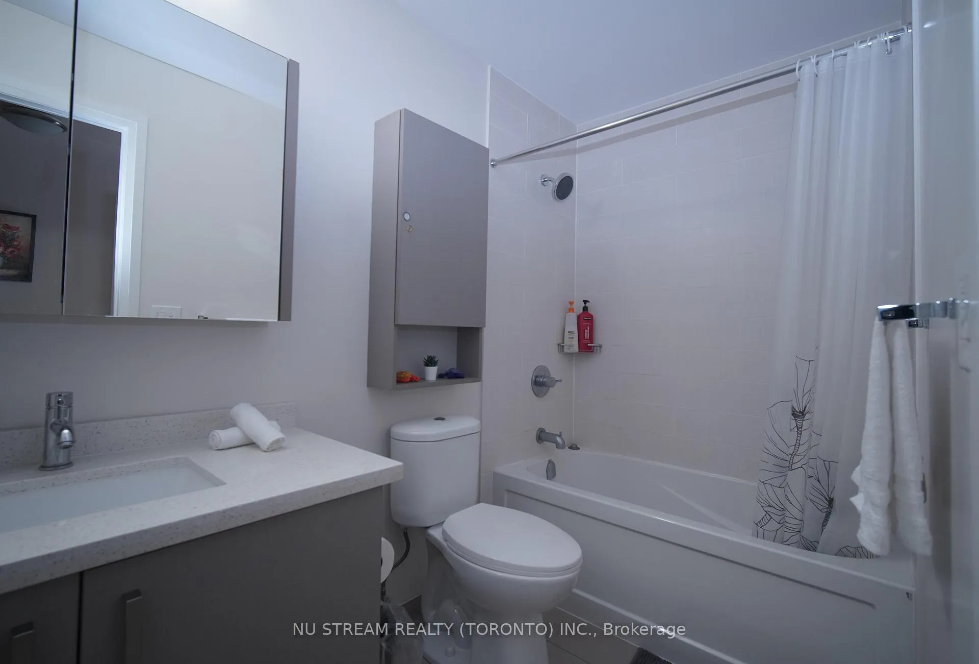 Photo 10 of Unit 223, 28 Uptown Drive, Markham, Unionville — HOMEH