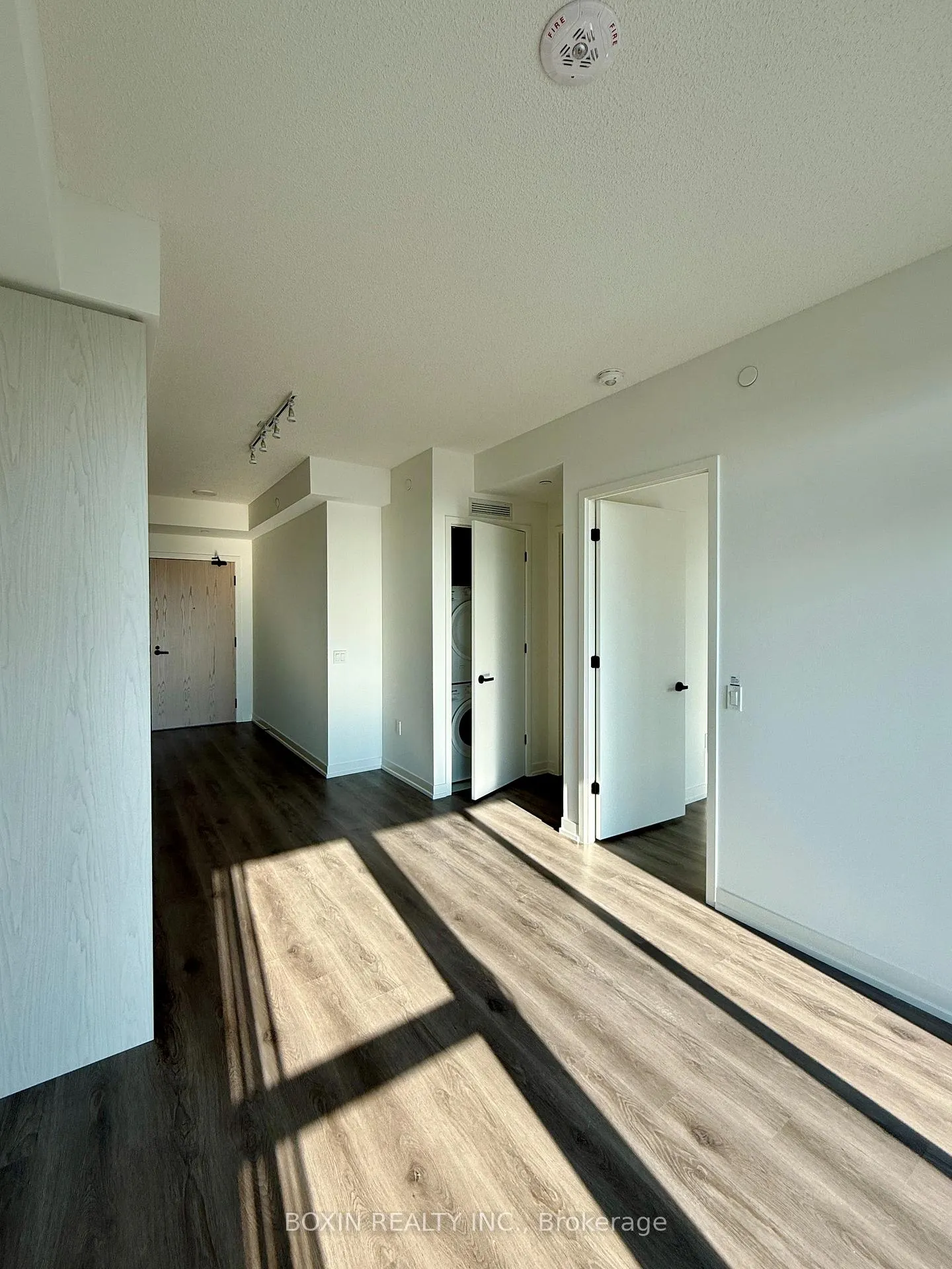 Photo 8 of Unit 515, 28 Interchange Way, Vaughan, Vaughan Corporate Centre — HOMEH