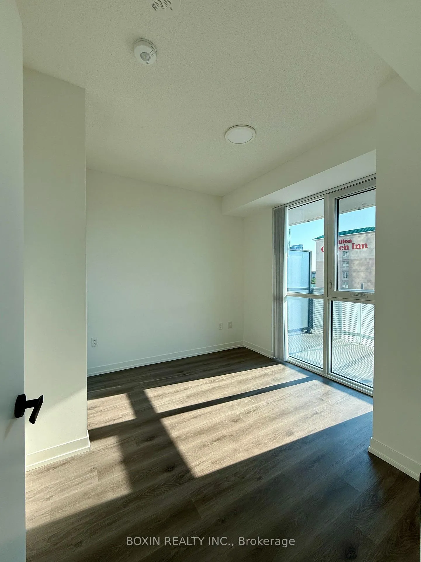 Photo 10 of Unit 515, 28 Interchange Way, Vaughan, Vaughan Corporate Centre — HOMEH