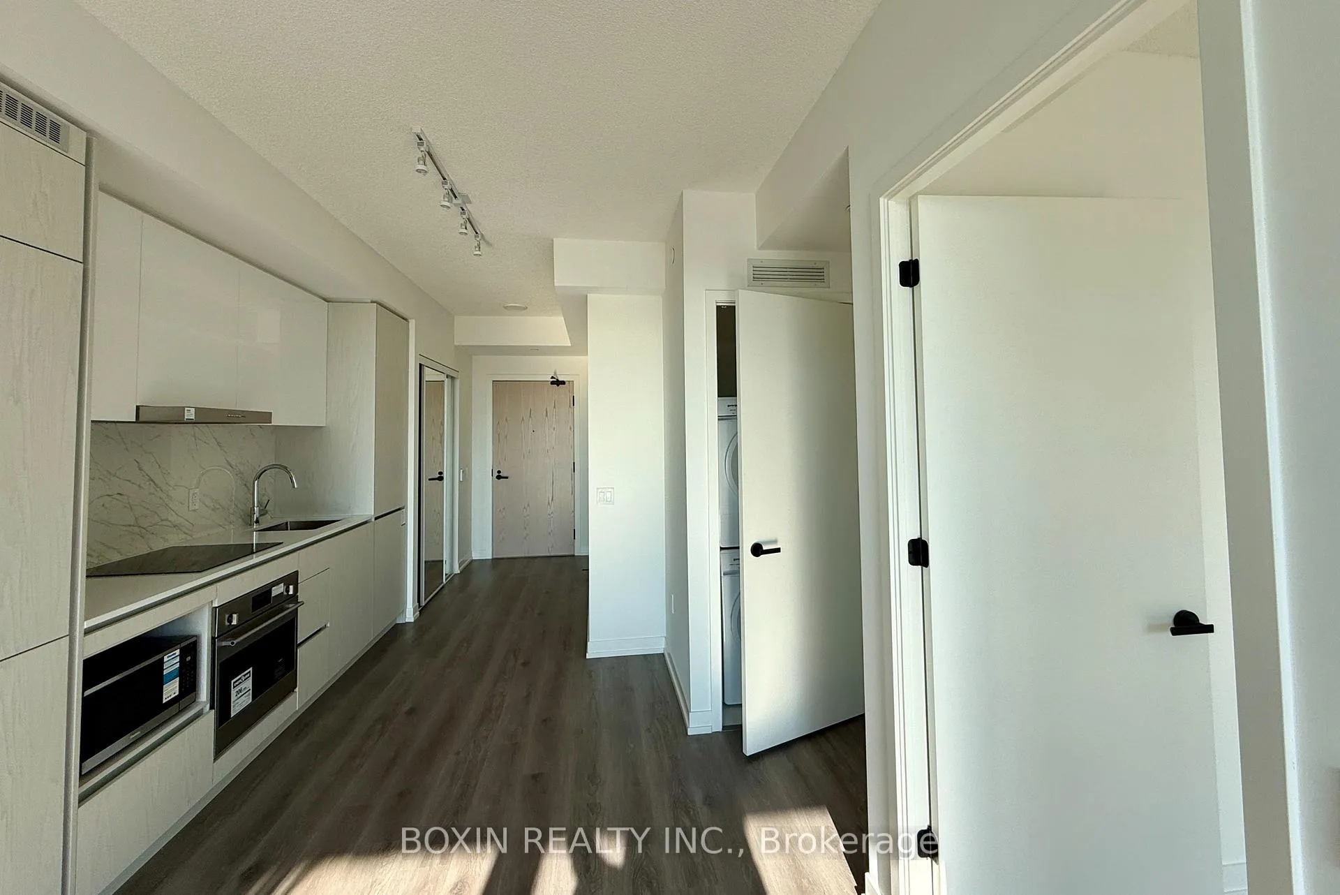 Photo 13 of Unit 515, 28 Interchange Way, Vaughan, Vaughan Corporate Centre — HOMEH