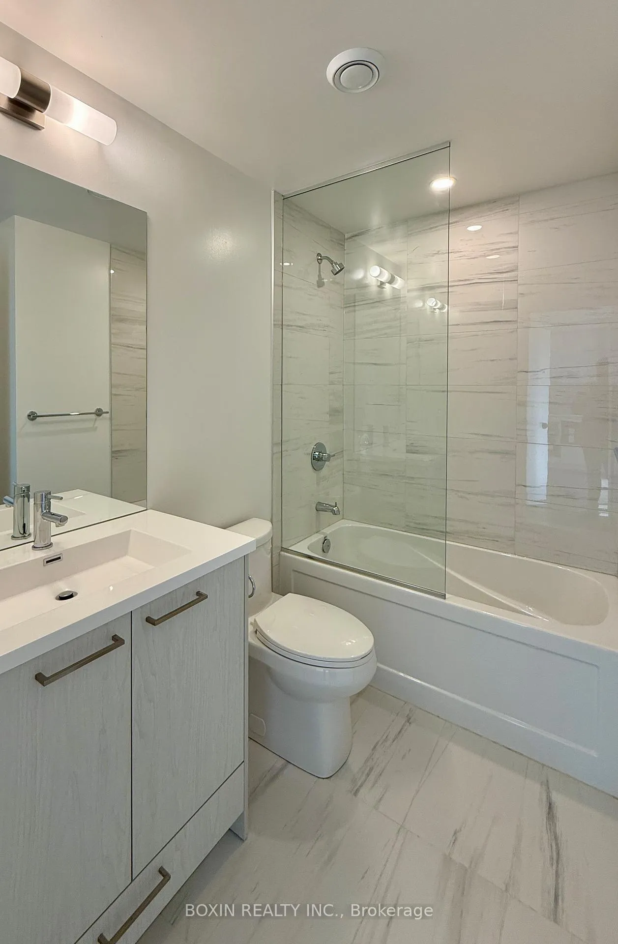Photo 15 of Unit 515, 28 Interchange Way, Vaughan, Vaughan Corporate Centre — HOMEH
