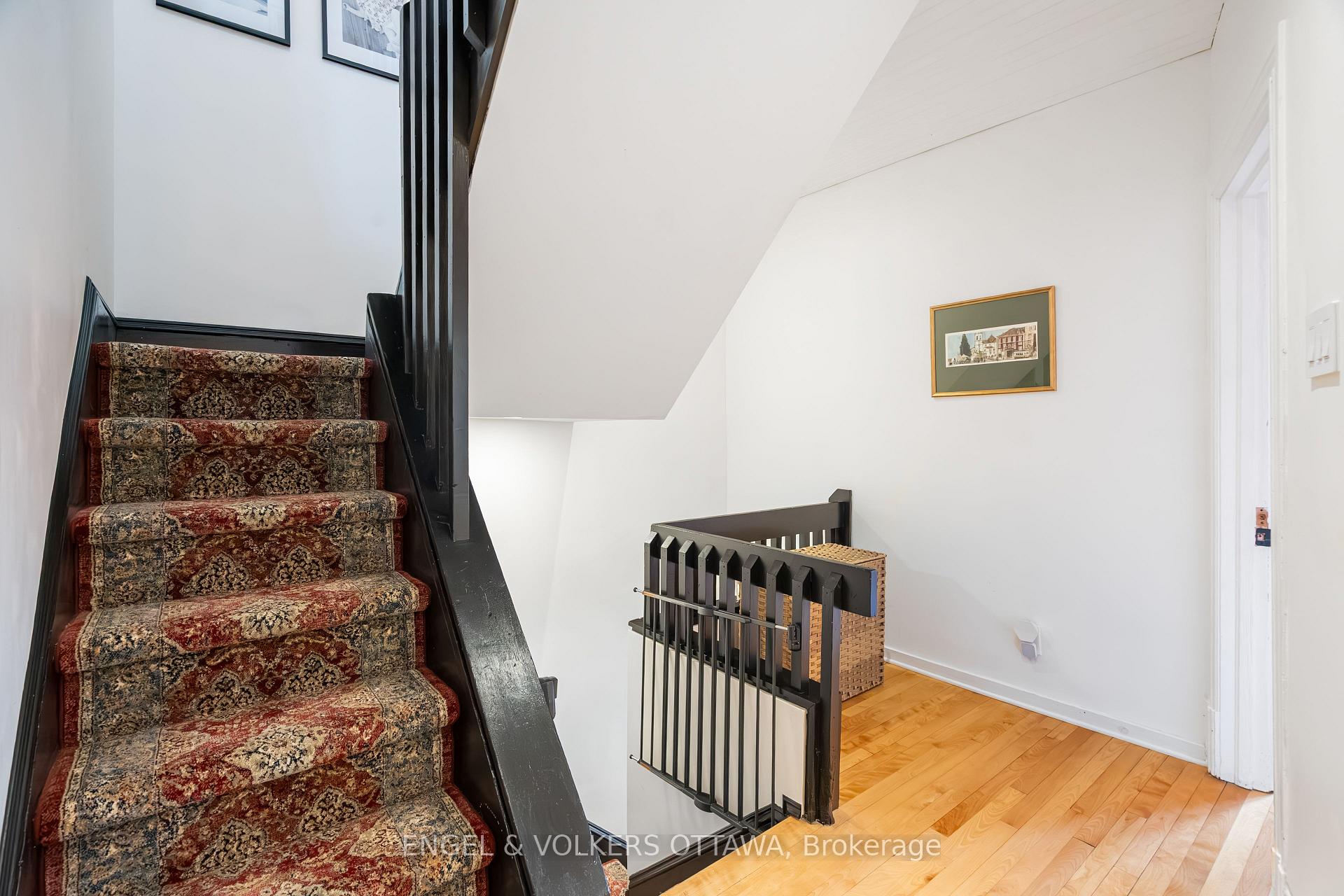 Photo 27 of 817 Lyon Street S, Ottawa, Glebe — HOMEH