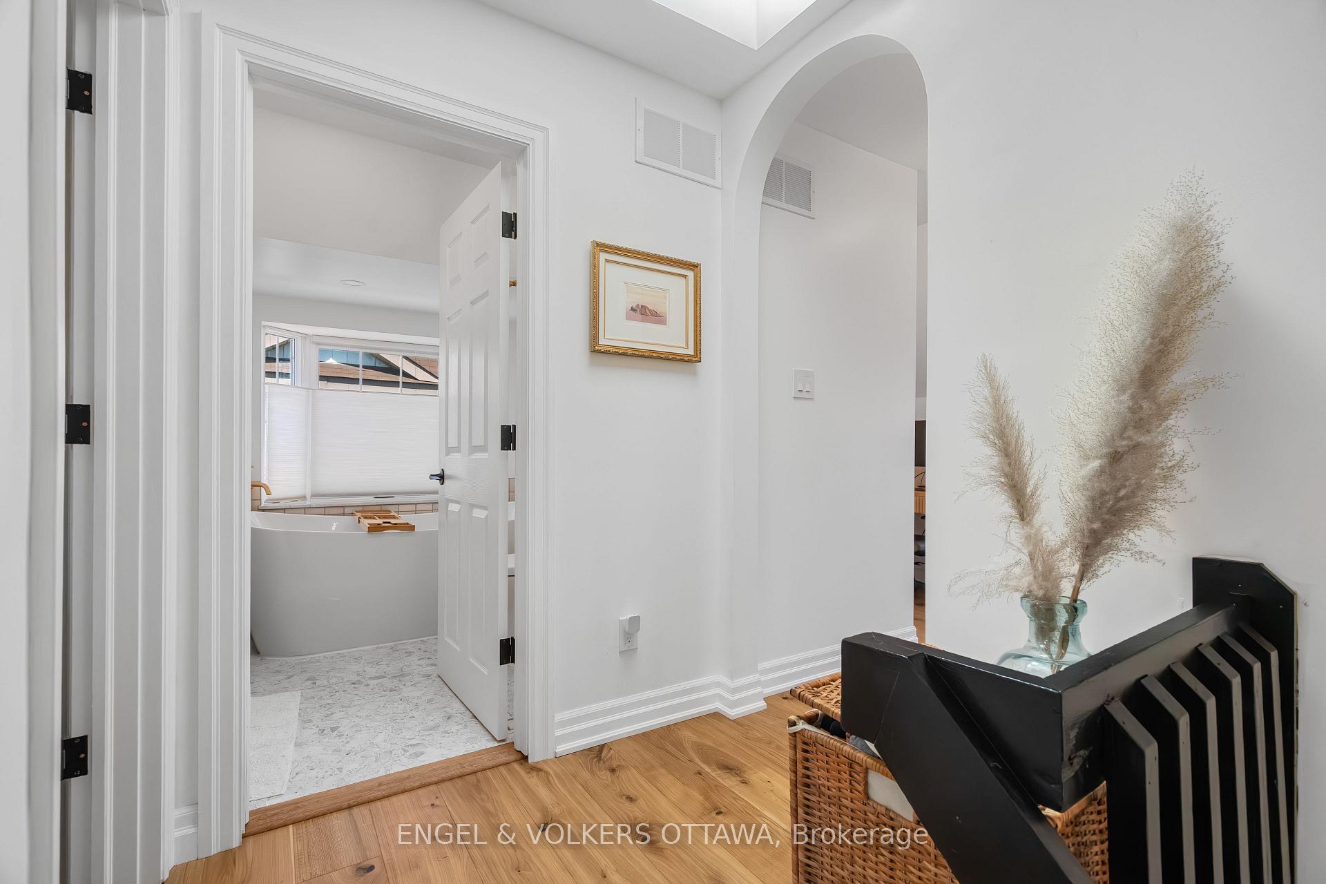 Photo 37 of 817 Lyon Street S, Ottawa, Glebe — HOMEH