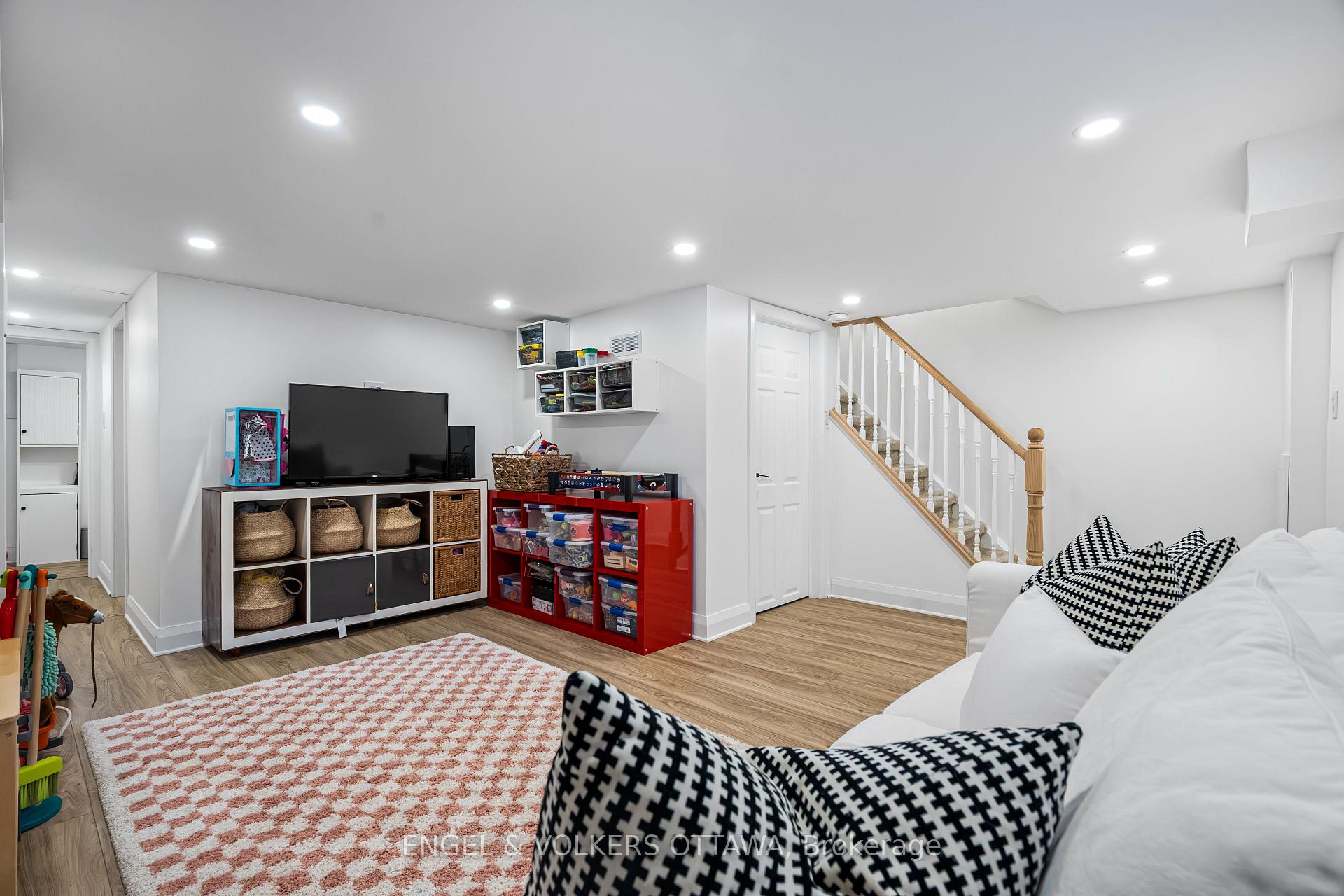 Photo 43 of 817 Lyon Street S, Ottawa, Glebe — HOMEH