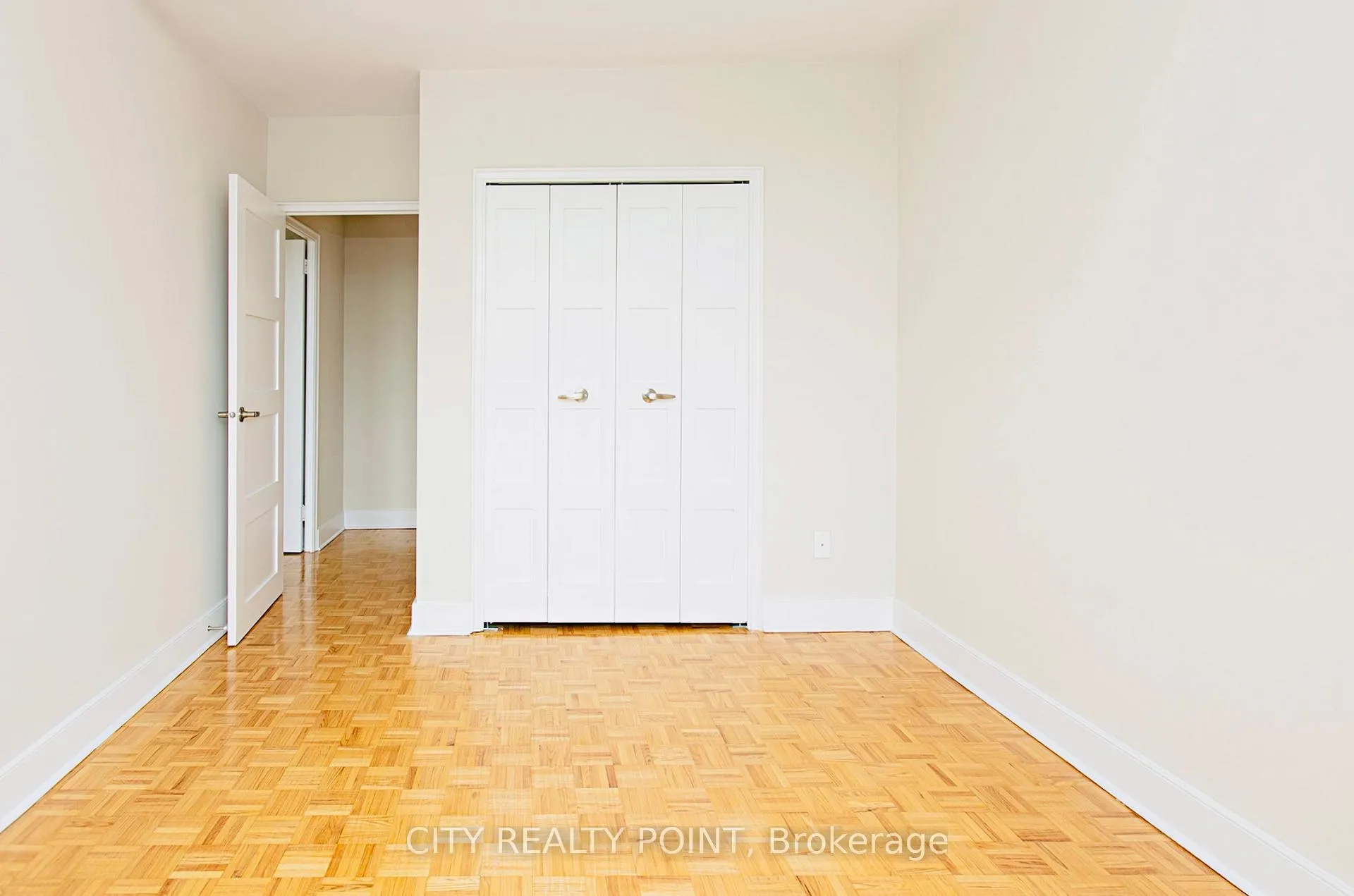 Photo 9 of Unit 701, 10 Shallmar Boulevard, Toronto, Forest Hill North — HOMEH
