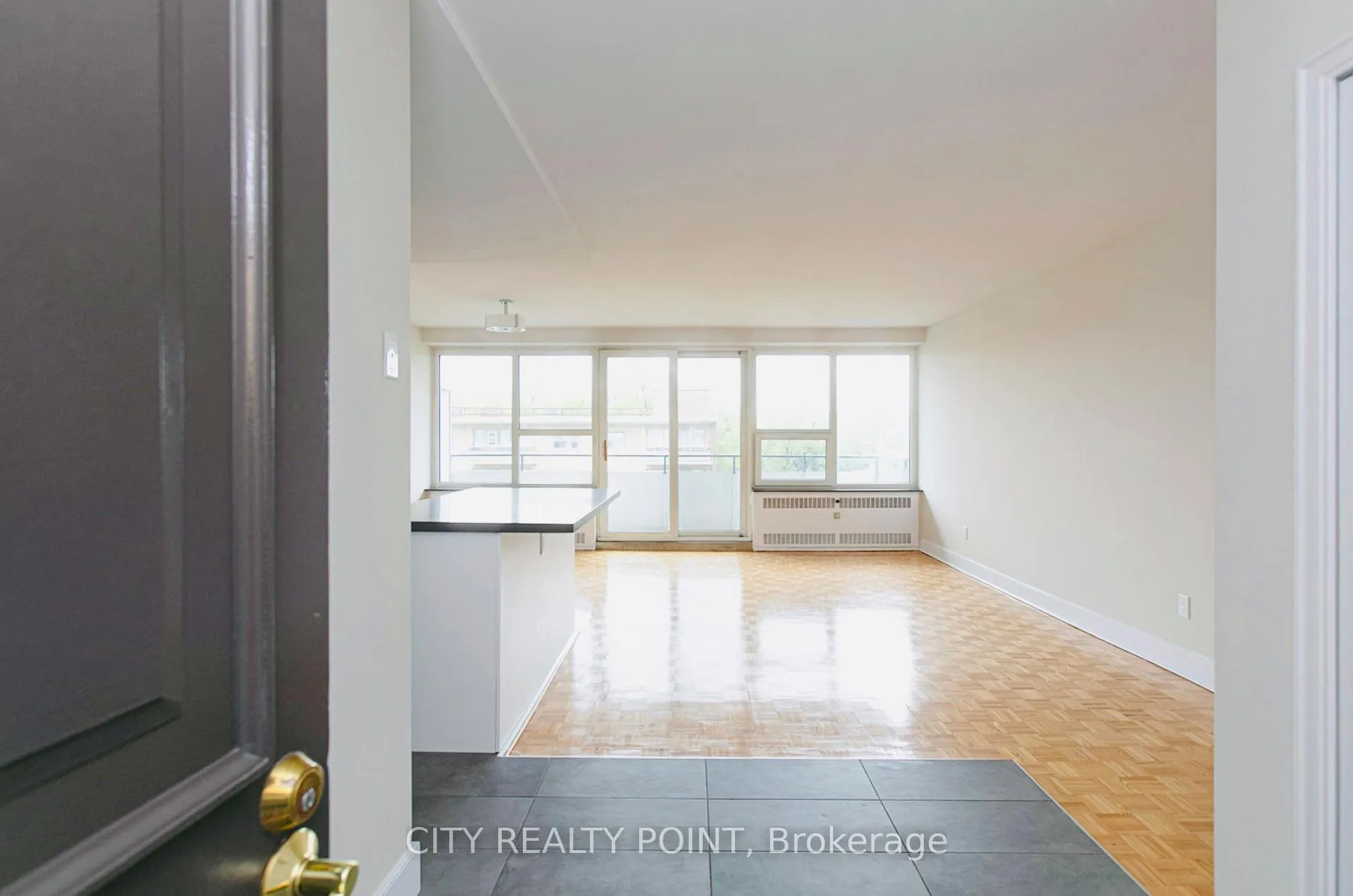Front of Unit 201, 10 Shallmar Boulevard