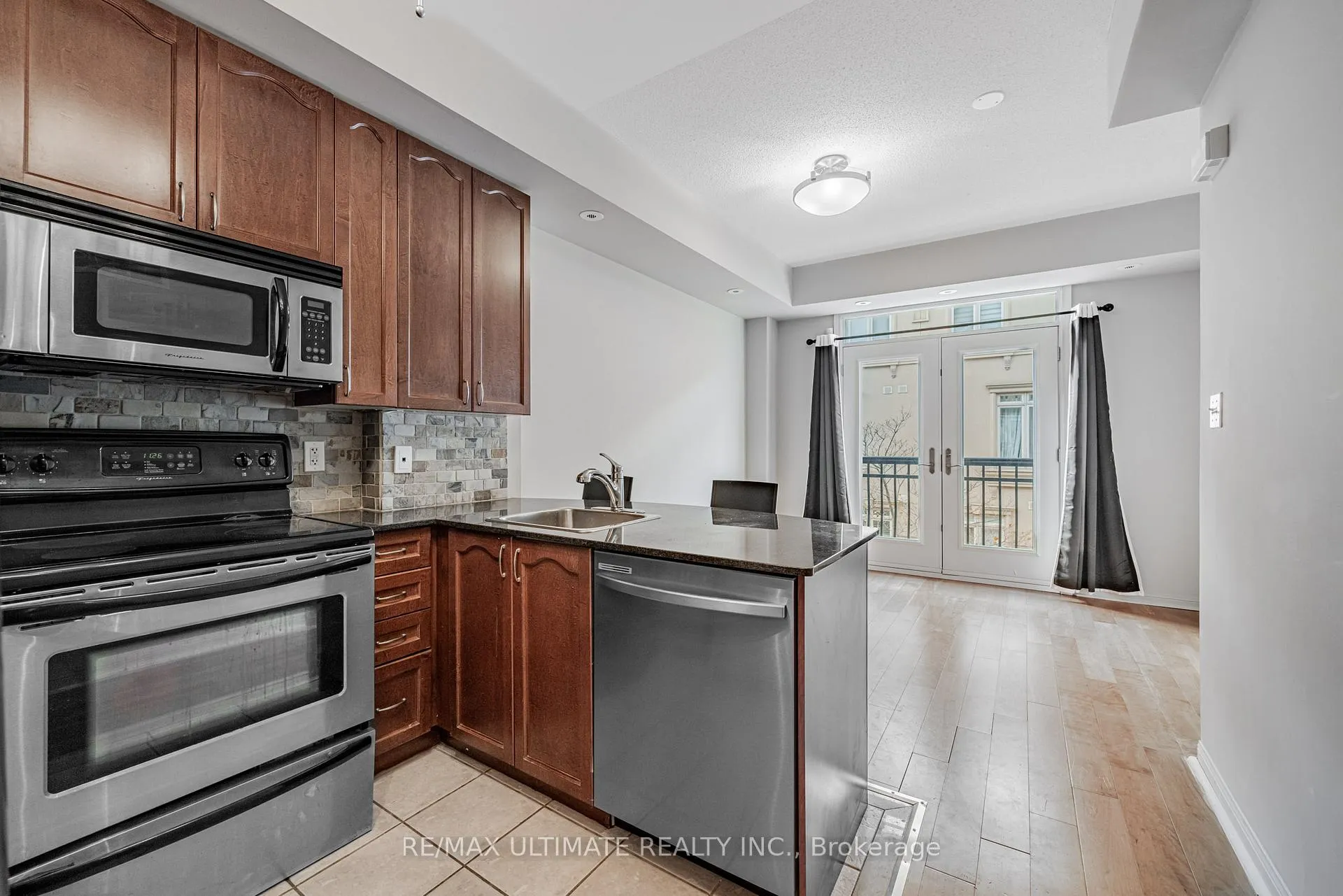 Photo 1 of Unit TH21, 68 Carr Street, Toronto, Kensington-Chinatown — HOMEH