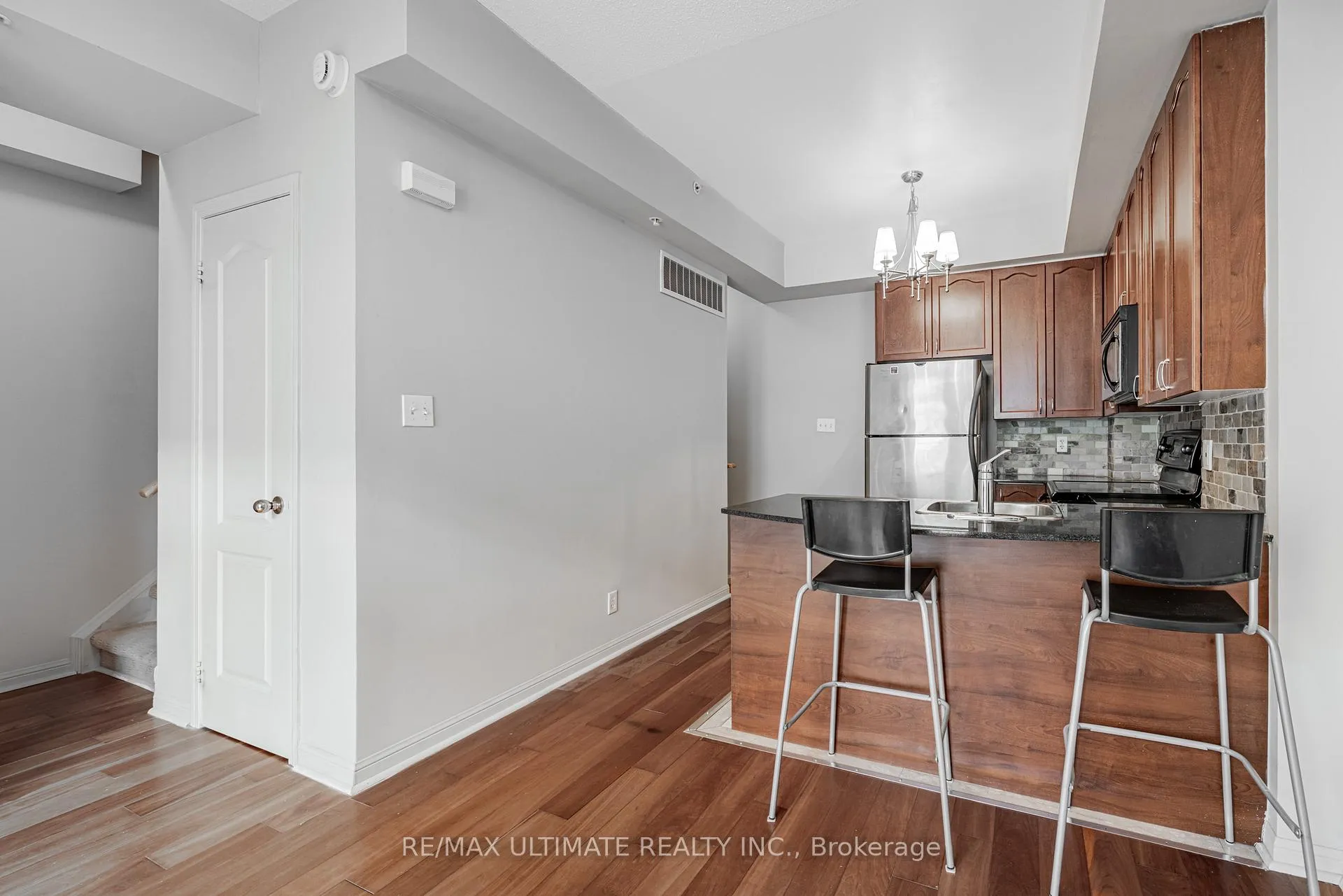 Photo 3 of Unit TH21, 68 Carr Street, Toronto, Kensington-Chinatown — HOMEH