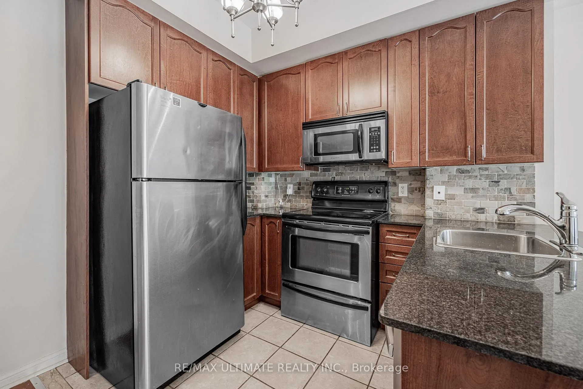 Photo 4 of Unit TH21, 68 Carr Street, Toronto, Kensington-Chinatown — HOMEH