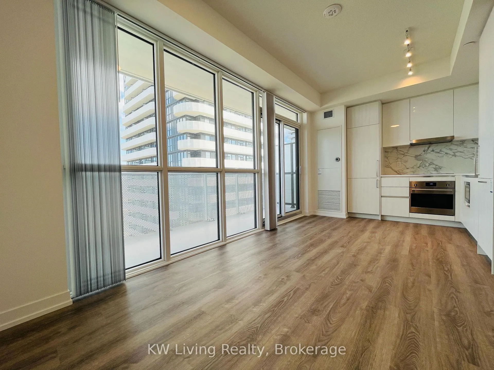 Photo 6 of Unit 5012, 195 Commerce Street, Vaughan, Vaughan Corporate Centre — HOMEH