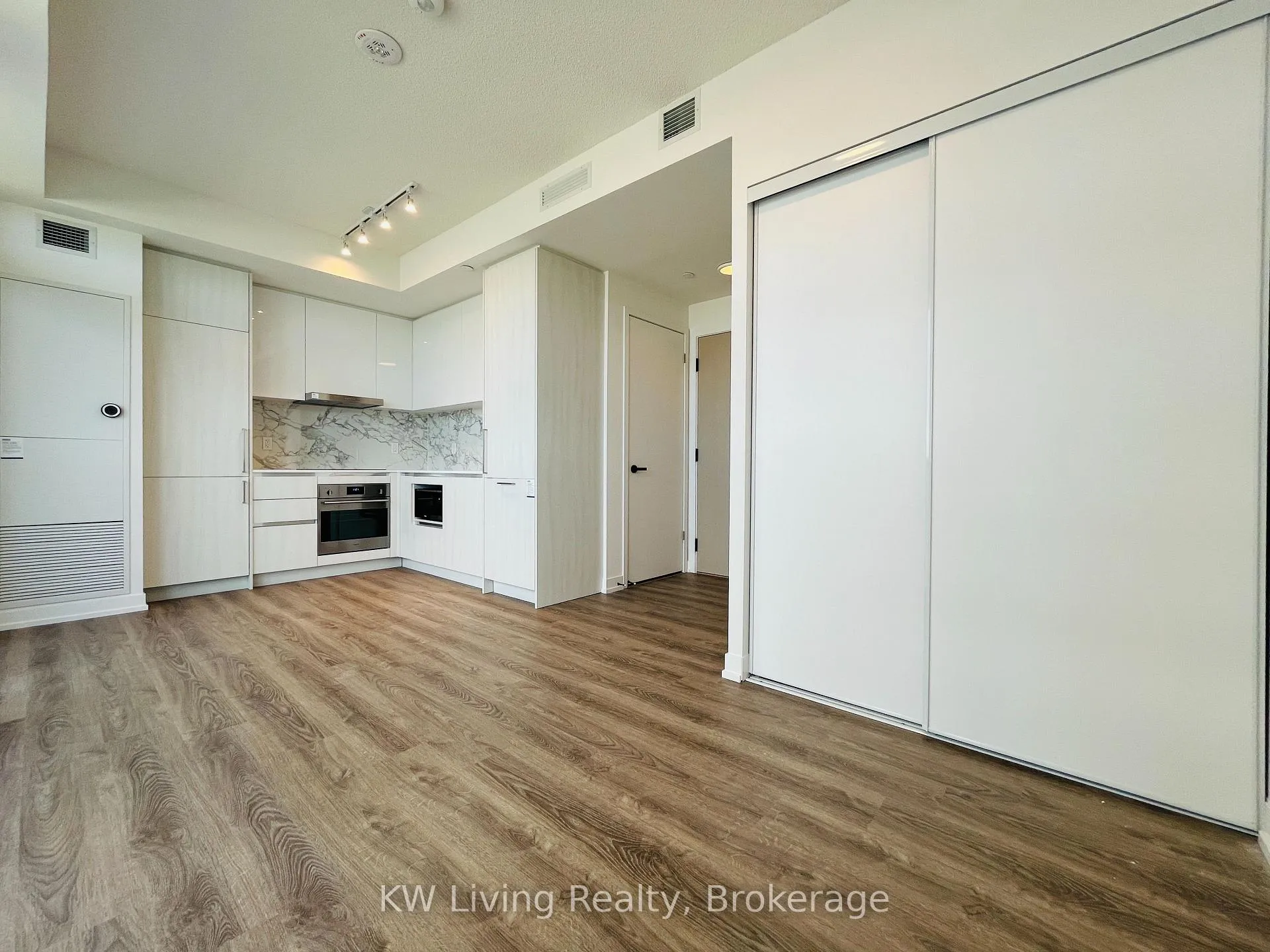 Photo 7 of Unit 5012, 195 Commerce Street, Vaughan, Vaughan Corporate Centre — HOMEH