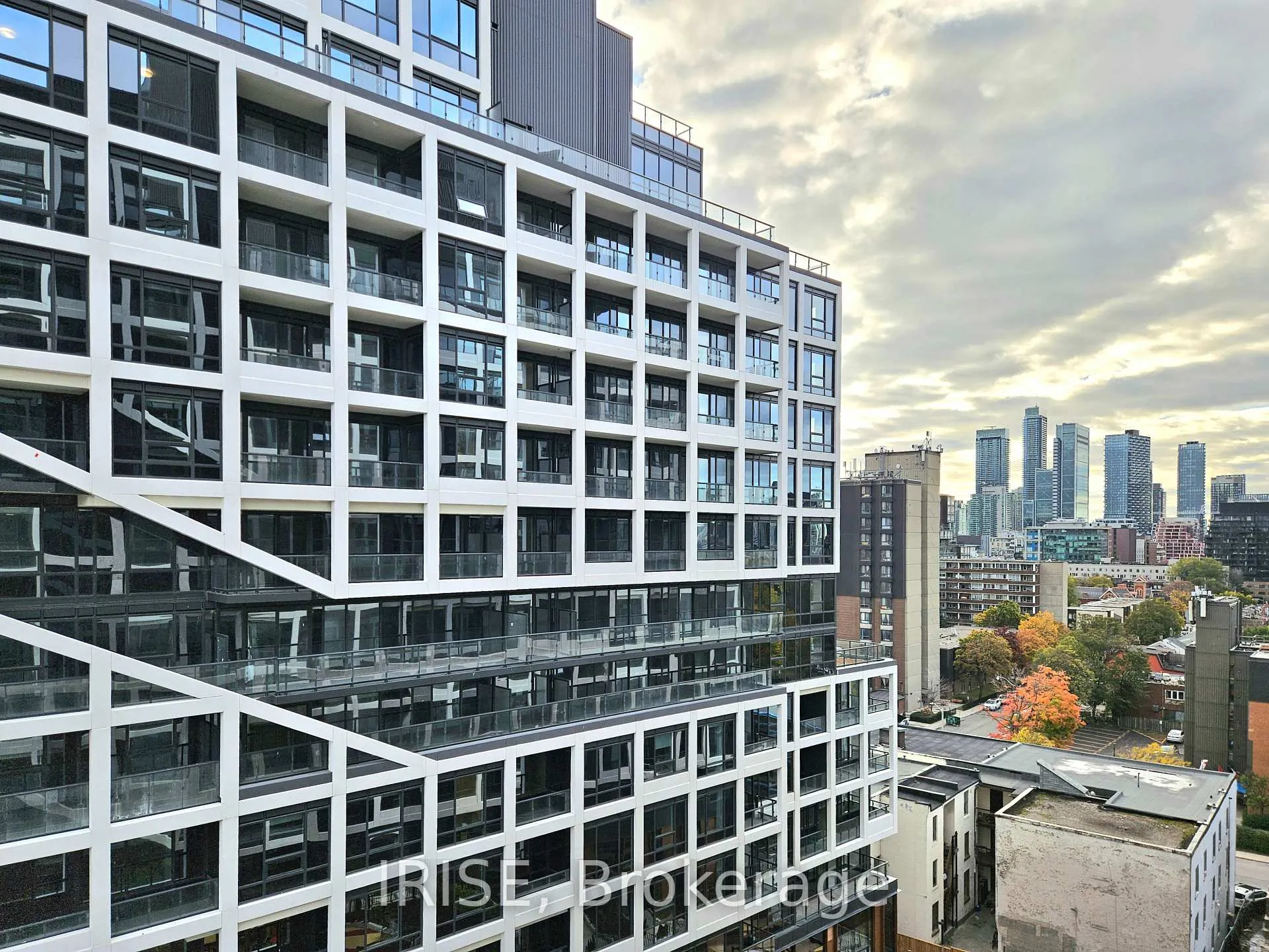Photo 13 of Unit 918, 115 Denison Avenue, Toronto, Kensington-Chinatown — HOMEH