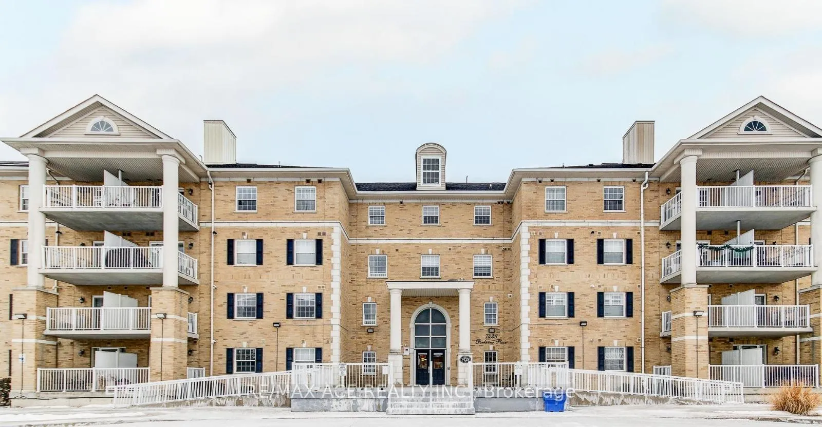 Photo 1 of Unit 320, 7428 Markham Road, Markham, Middlefield — HOMEH
