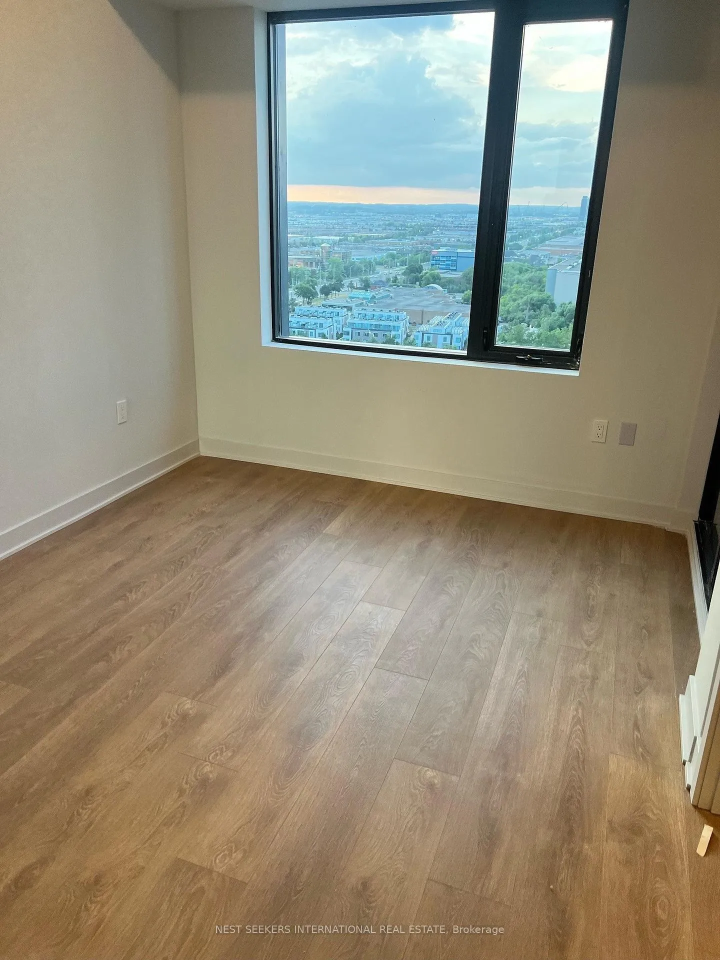 Photo 5 of Unit 1904, 2920 Highway 7, Vaughan, Concord — HOMEH