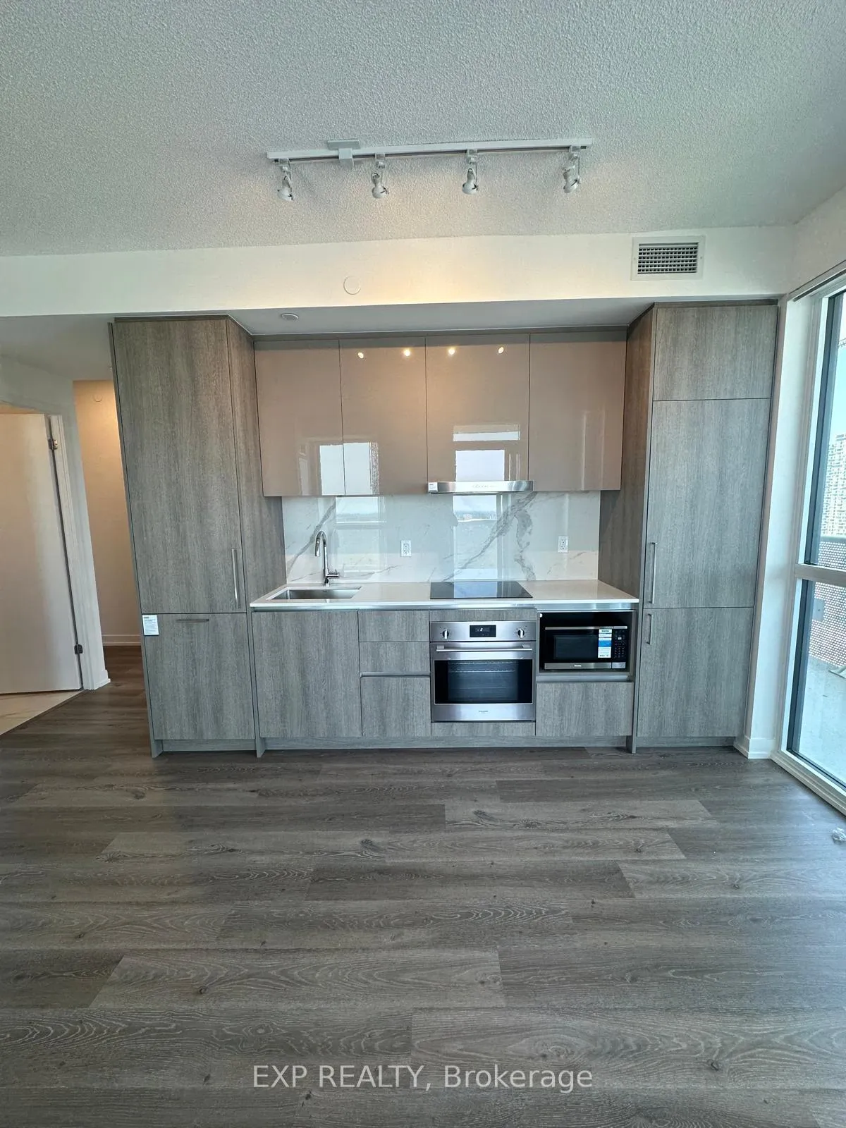 Photo 4 of Unit 4502, 225 Commerce Street, Vaughan, Vaughan Corporate Centre — HOMEH