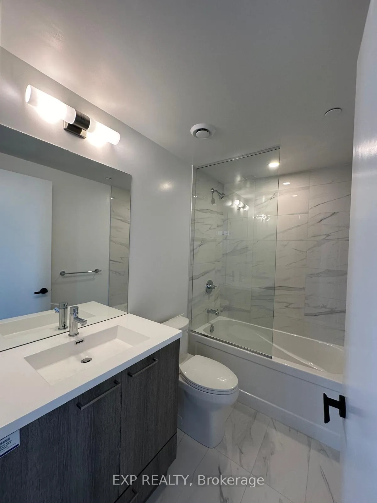 Photo 8 of Unit 4502, 225 Commerce Street, Vaughan, Vaughan Corporate Centre — HOMEH