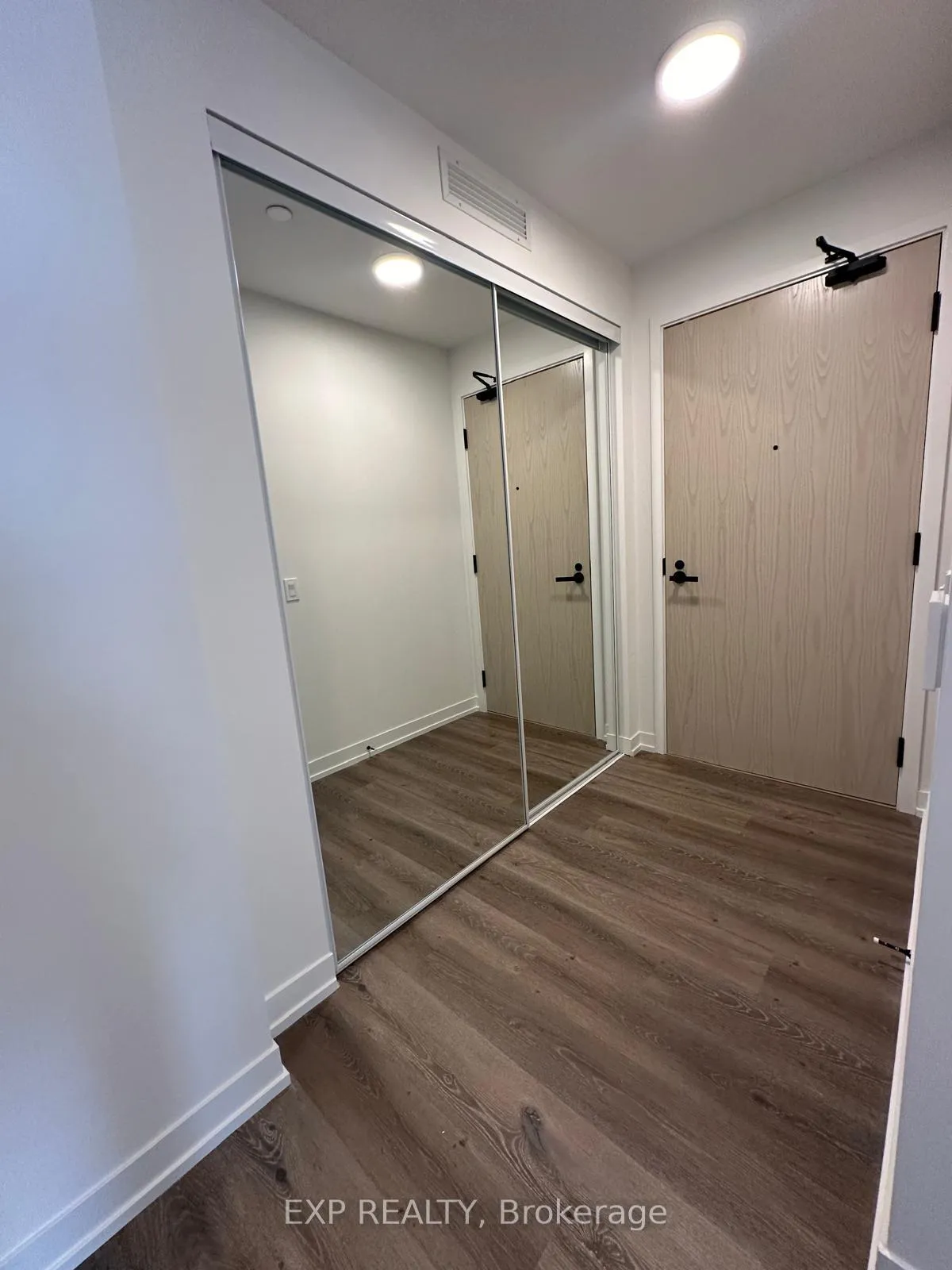 Photo 9 of Unit 4502, 225 Commerce Street, Vaughan, Vaughan Corporate Centre — HOMEH