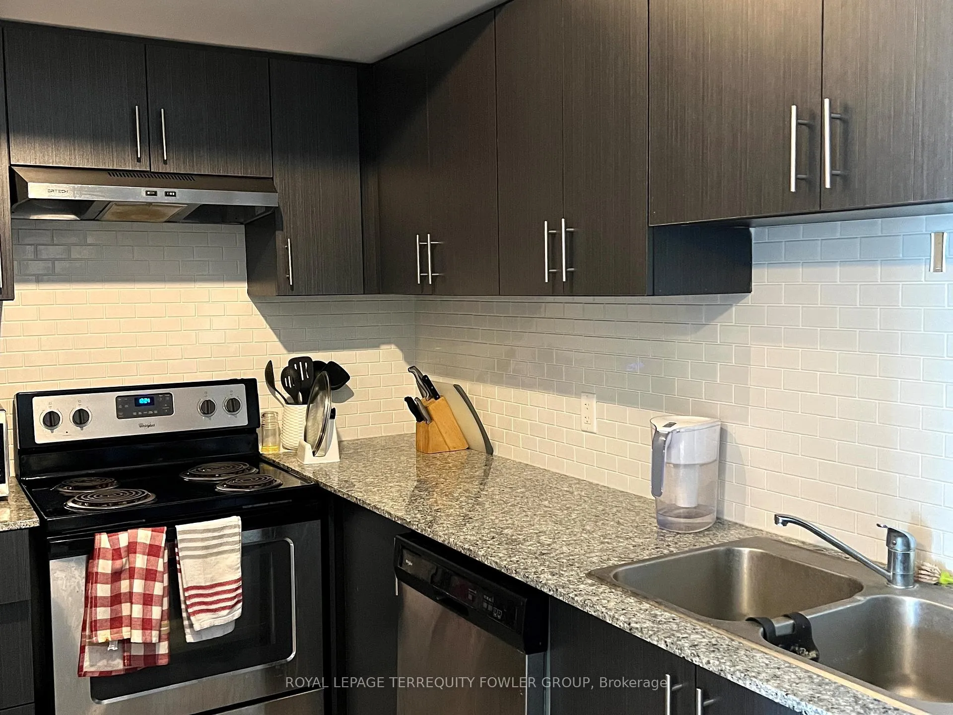 Photo 6 of Unit F606, 275 Larch Street, Waterloo — HOMEH