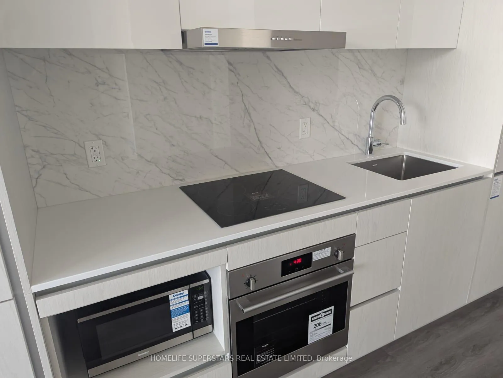 Photo 4 of Unit 708, 28 Interchange Way, Vaughan, Vaughan Corporate Centre — HOMEH