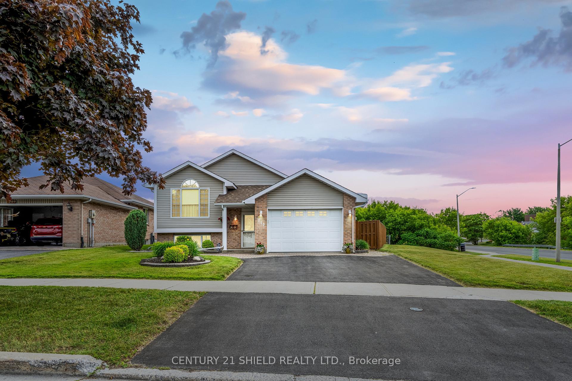 Photo 1 of 253 Northwoods Crescent, Cornwall — HOMEH