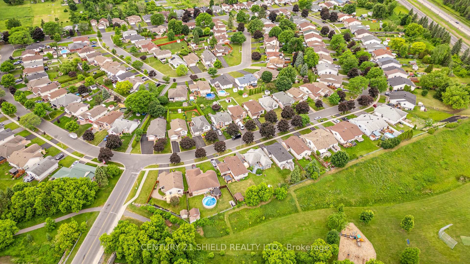 Photo 6 of 253 Northwoods Crescent, Cornwall — HOMEH