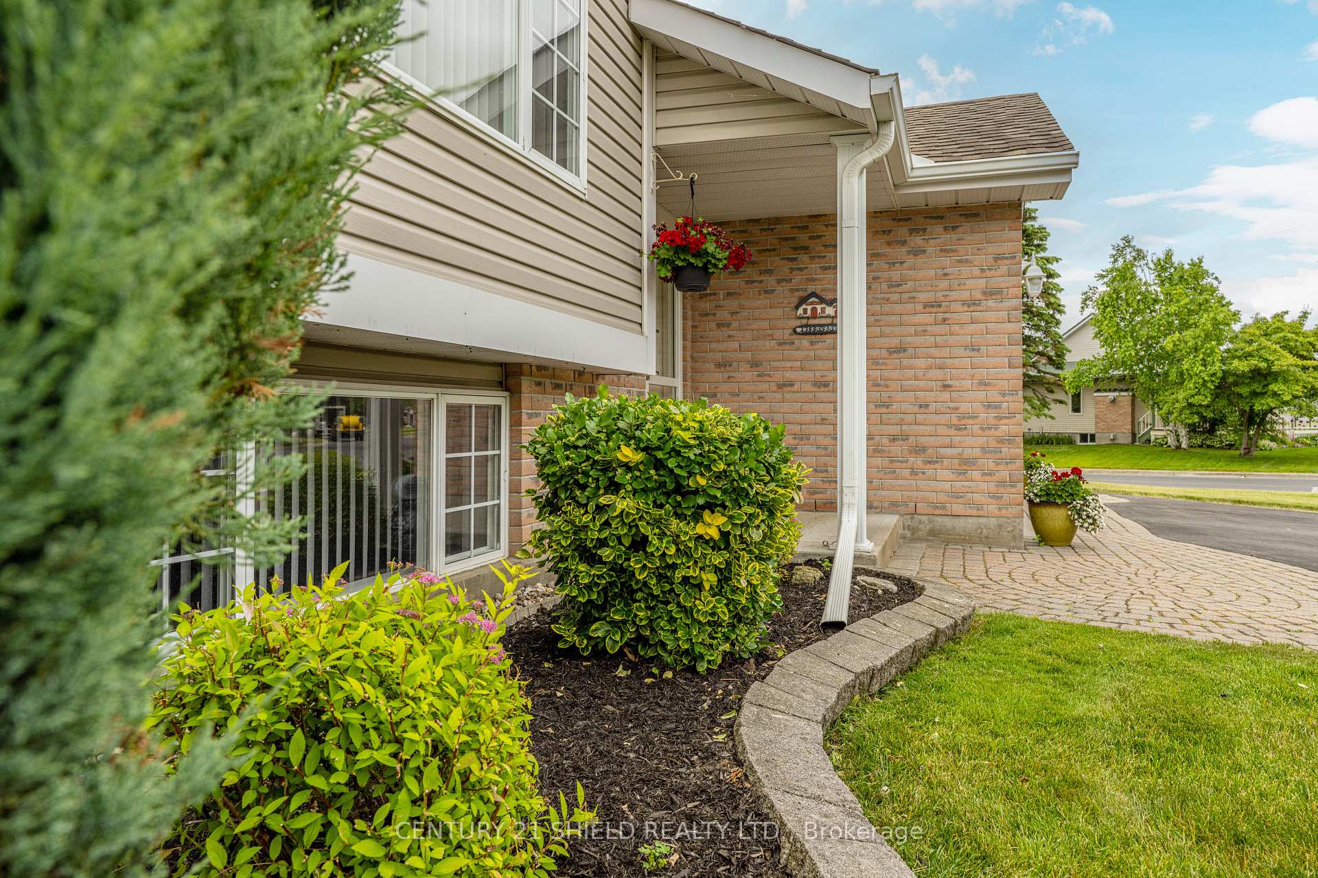 Photo 9 of 253 Northwoods Crescent, Cornwall — HOMEH