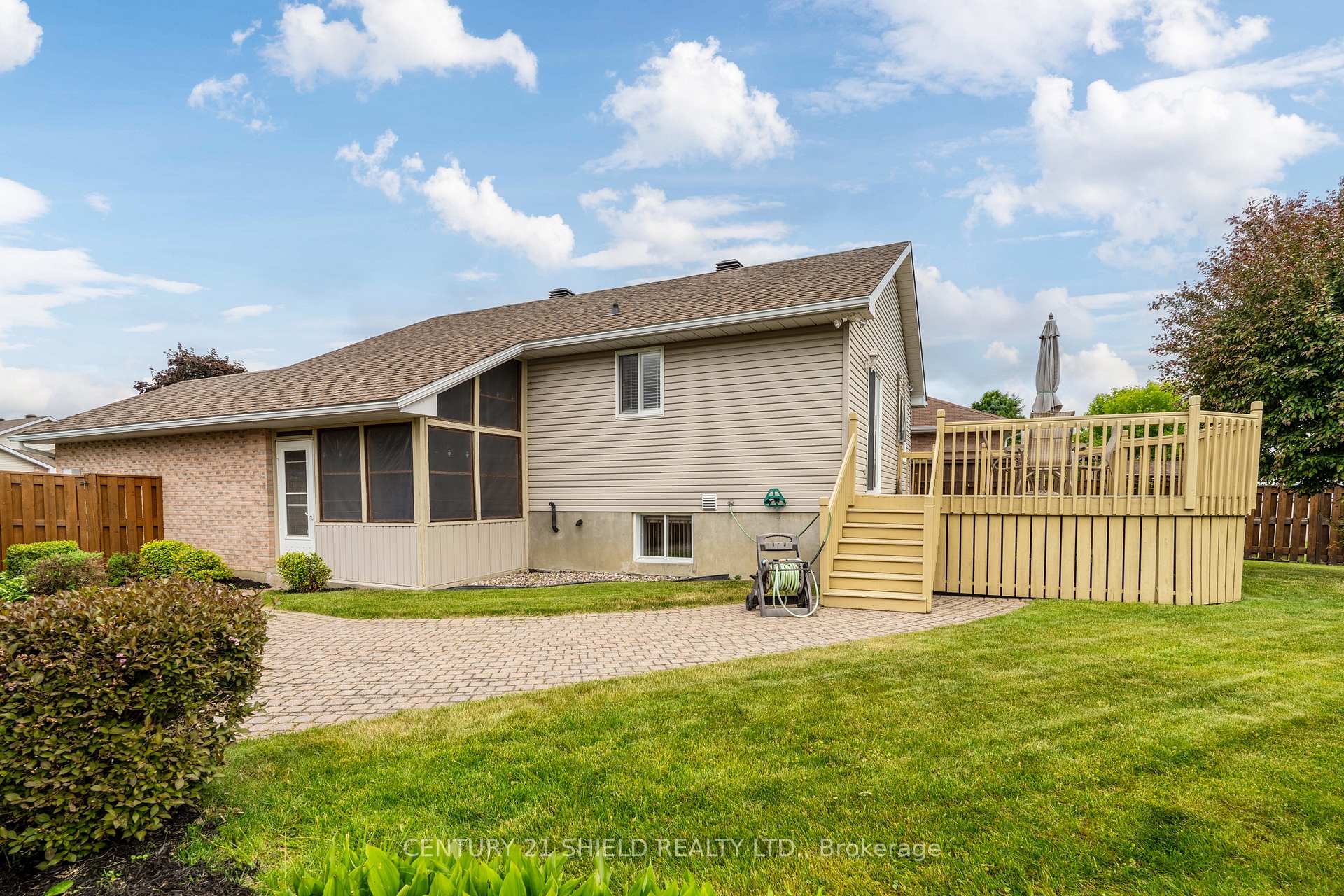Photo 12 of 253 Northwoods Crescent, Cornwall — HOMEH