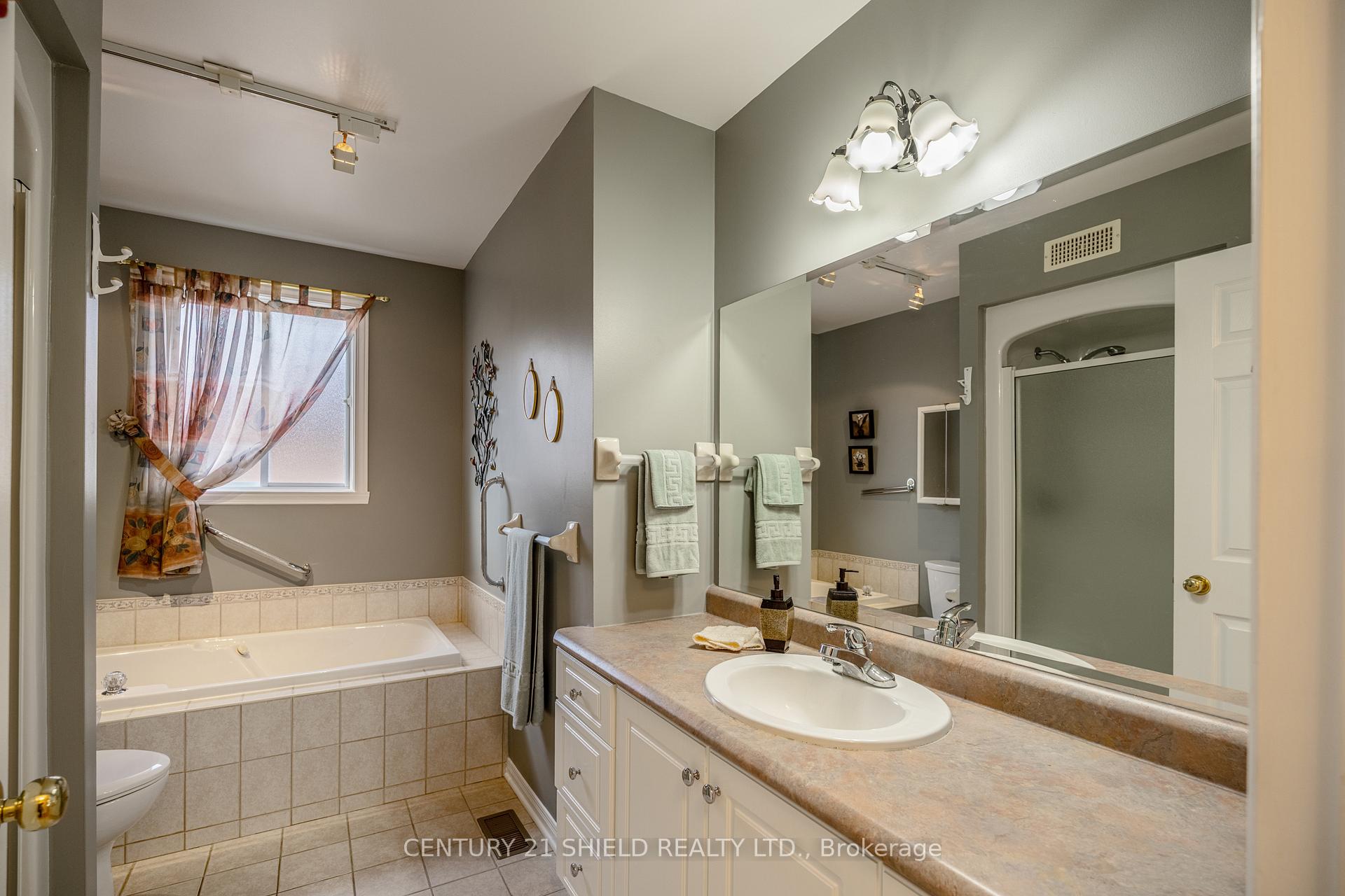 Photo 22 of 253 Northwoods Crescent, Cornwall — HOMEH