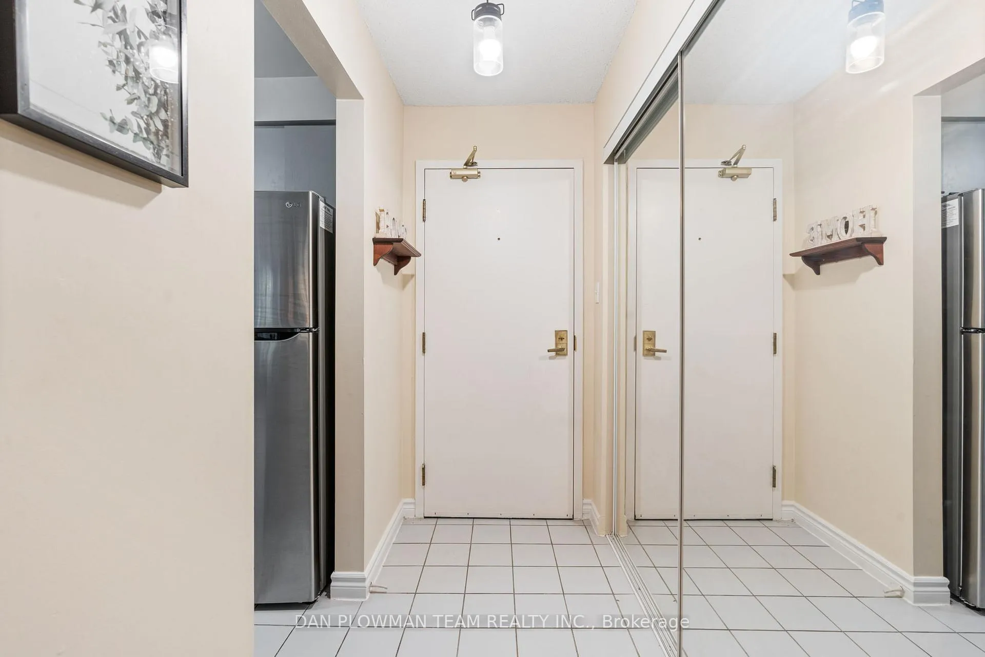 Photo 3 of Unit 215, 195 Lake Driveway, Ajax, South West — HOMEH