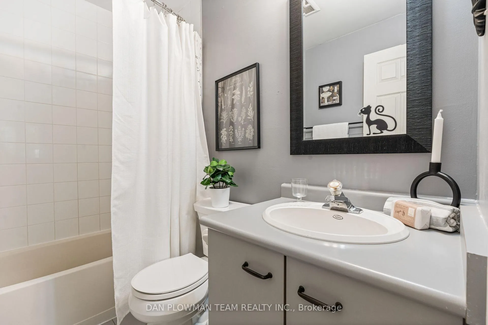 Photo 9 of Unit 215, 195 Lake Driveway, Ajax, South West — HOMEH