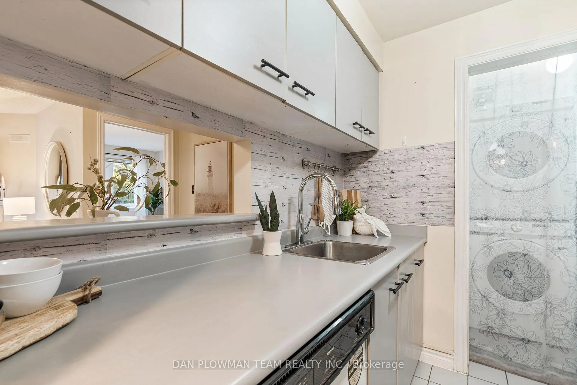 Photo 16 of Unit 215, 195 Lake Driveway, Ajax, South West — HOMEH