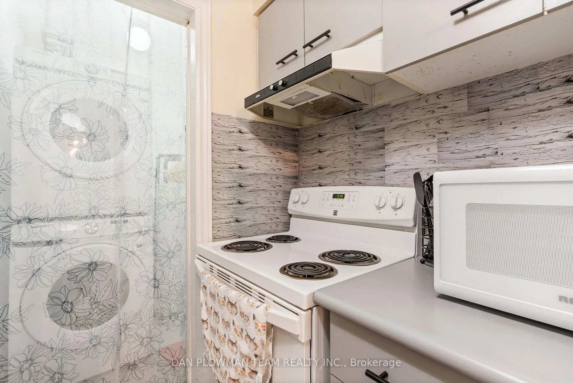 Photo 17 of Unit 215, 195 Lake Driveway, Ajax, South West — HOMEH